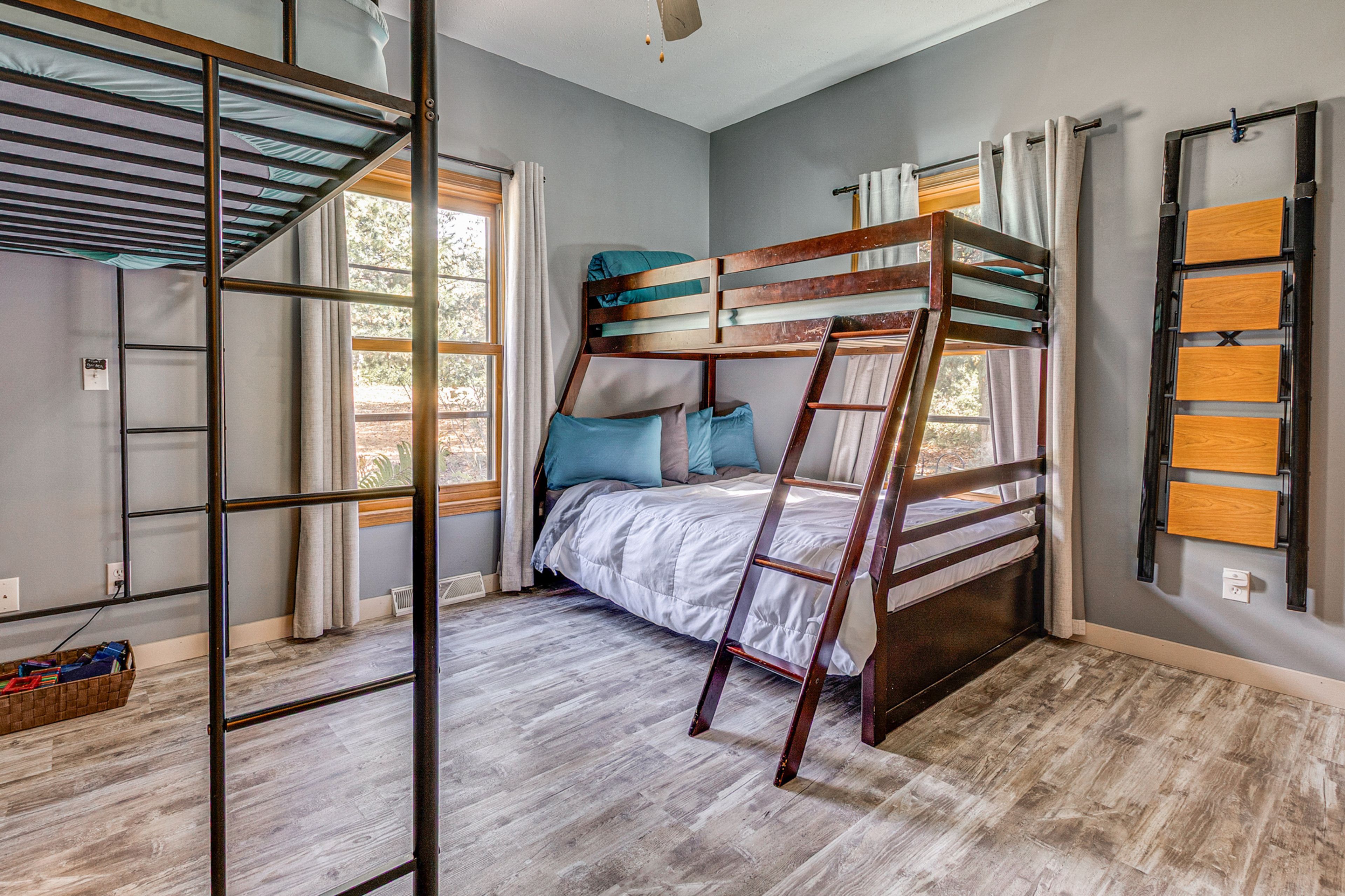 Bedroom 4 | Twin/Full Bunk Bed | Lofted Twin Bed