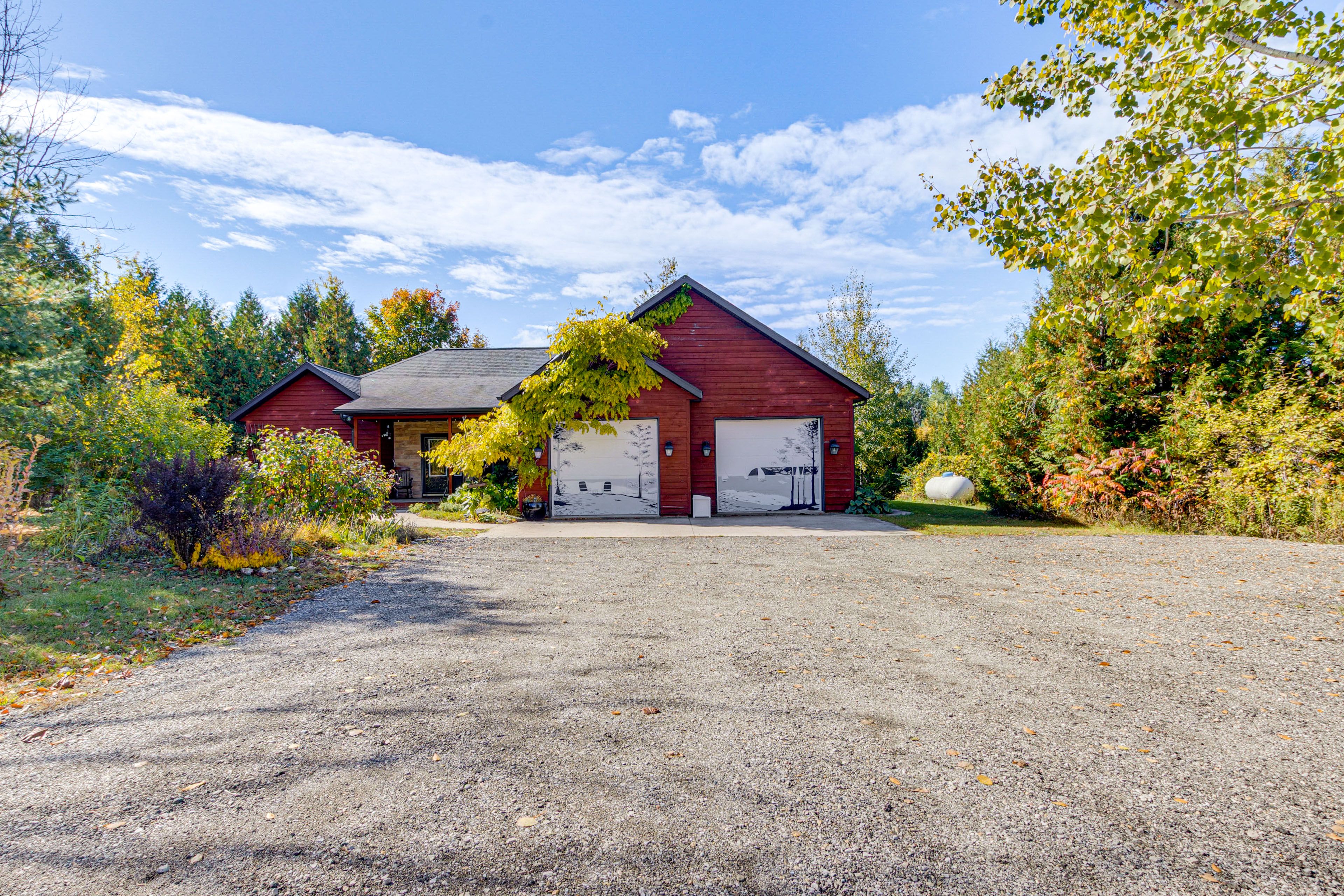 Parking | Driveway (4 Vehicles) | No Garage Access