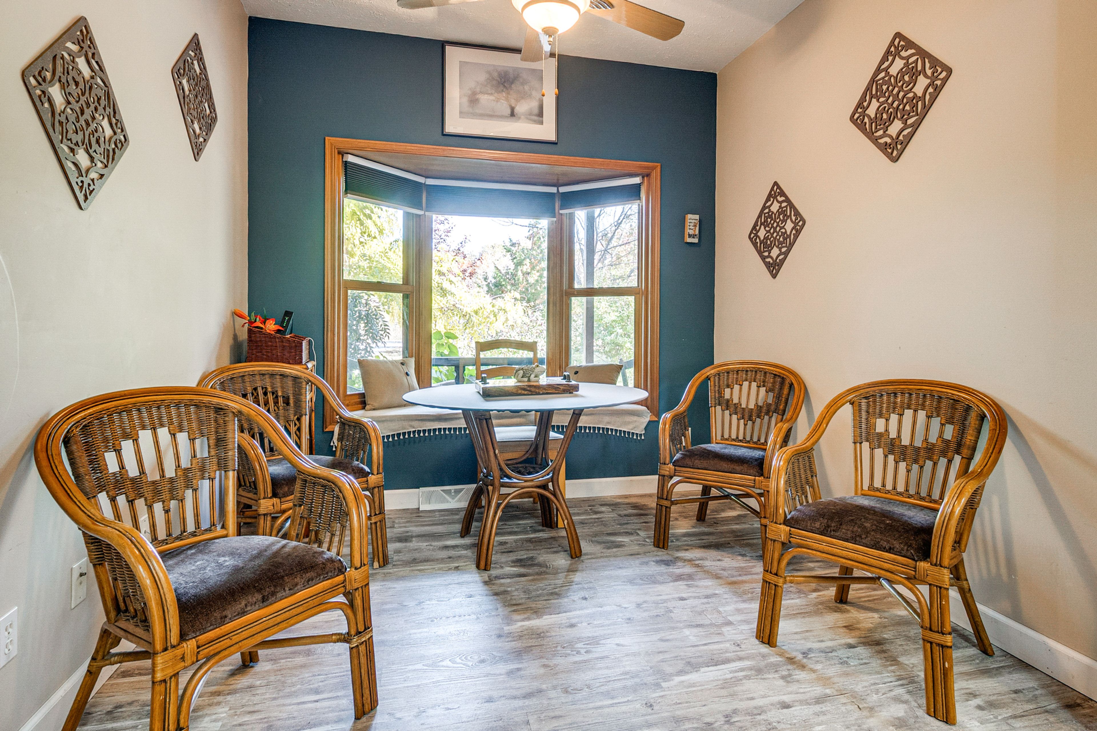 Dining Area | Dishware & Flatware