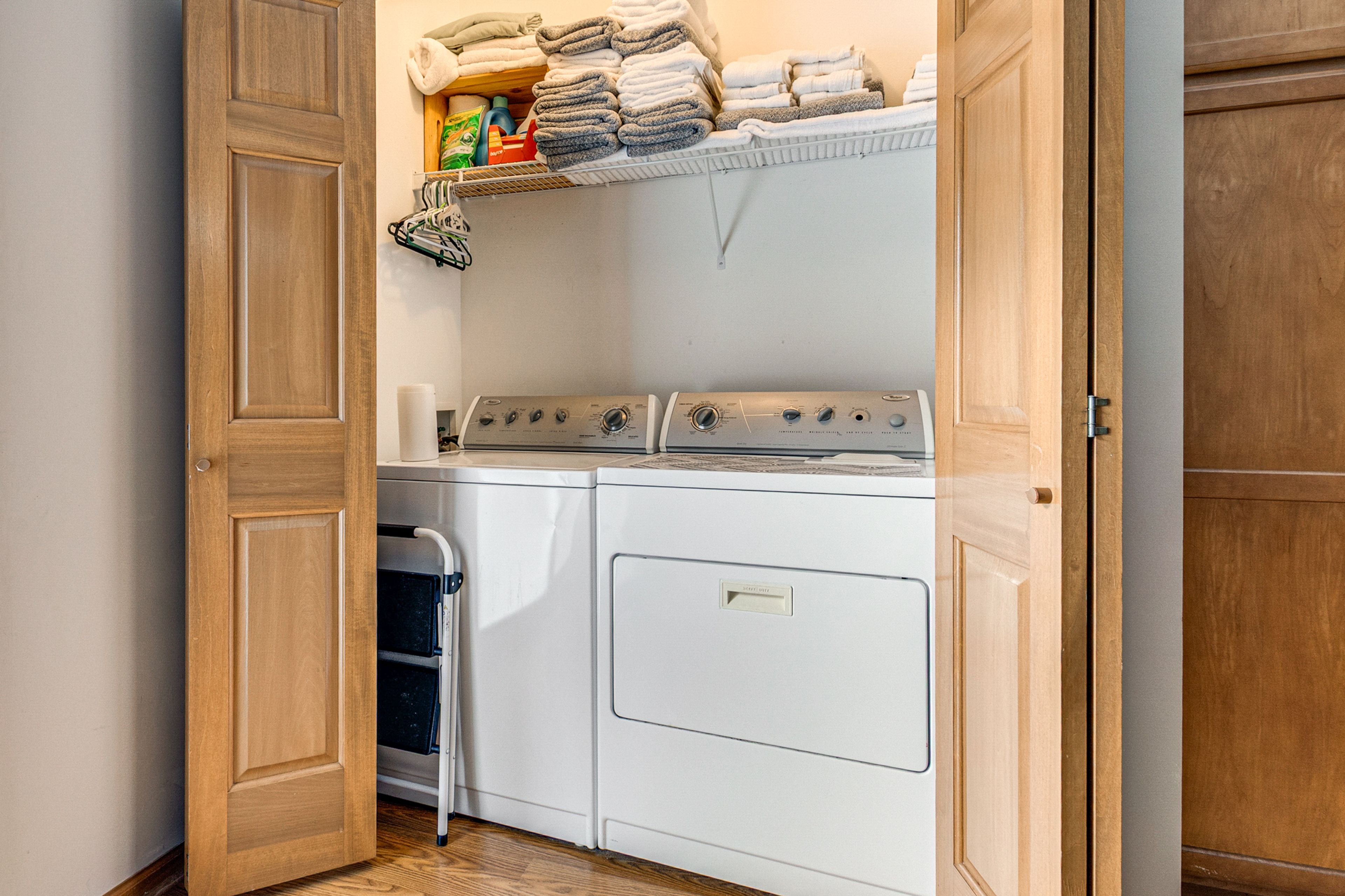 Laundry Closet | Washer & Dryer