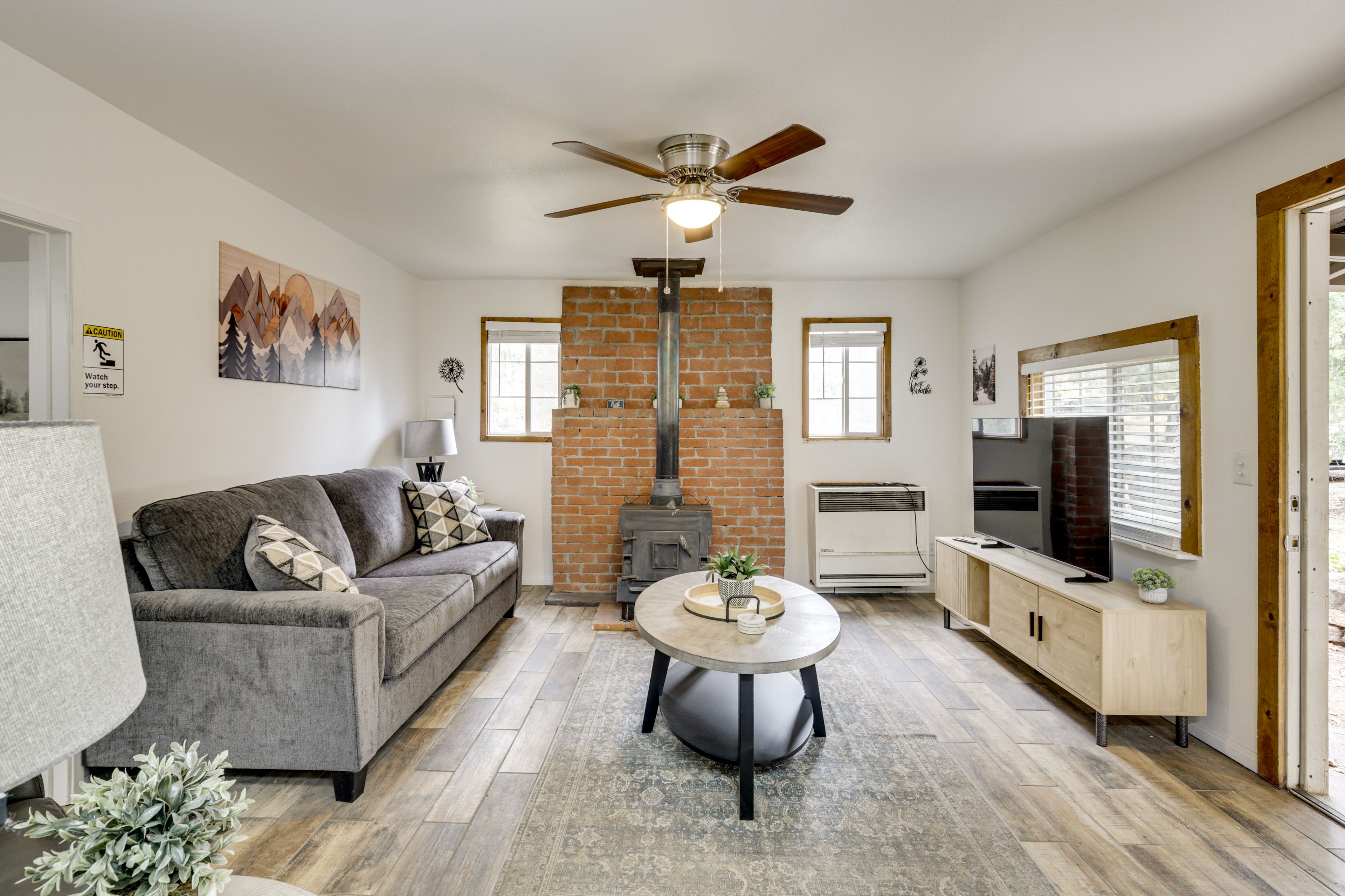 Living Room | Free WiFi | Smart TV