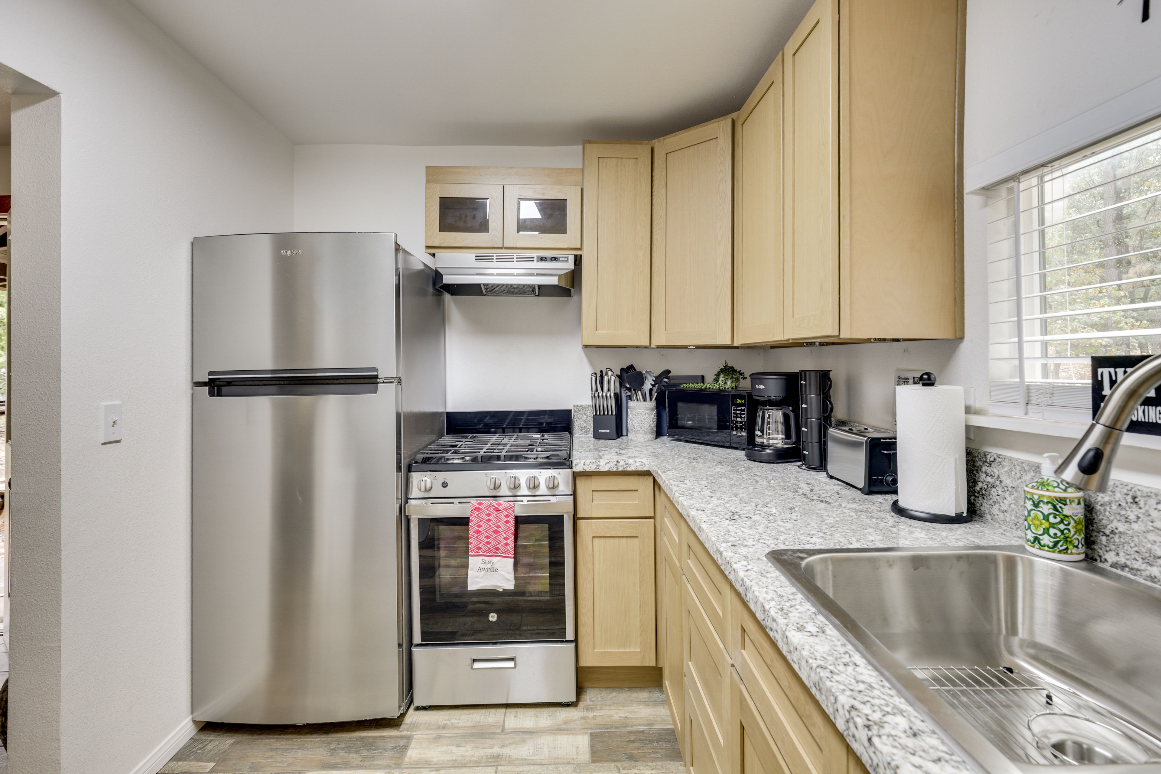 Kitchen | Trash Bags/Paper Towels