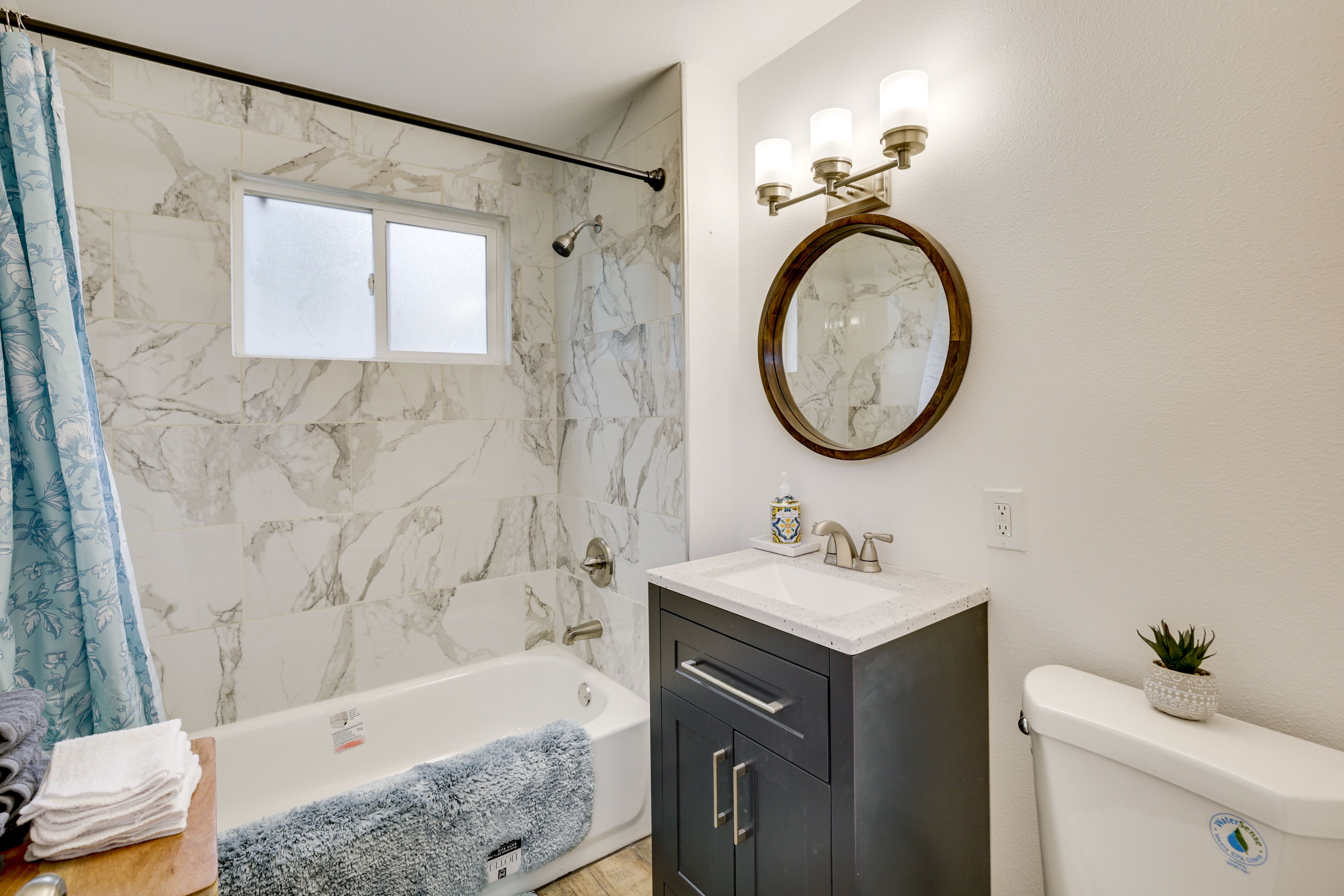 Bathroom | Towels Provided