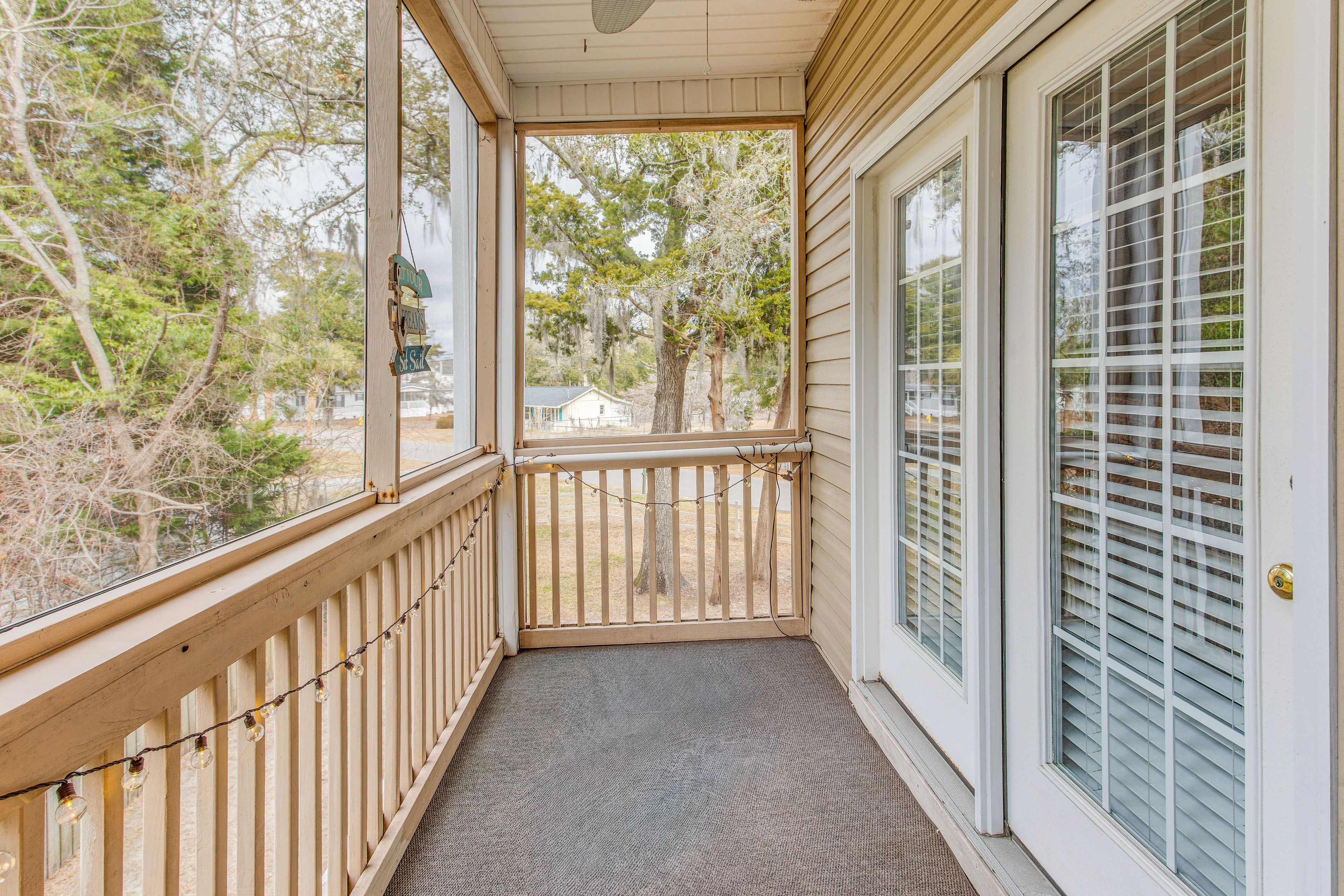 Screened-In Balcony