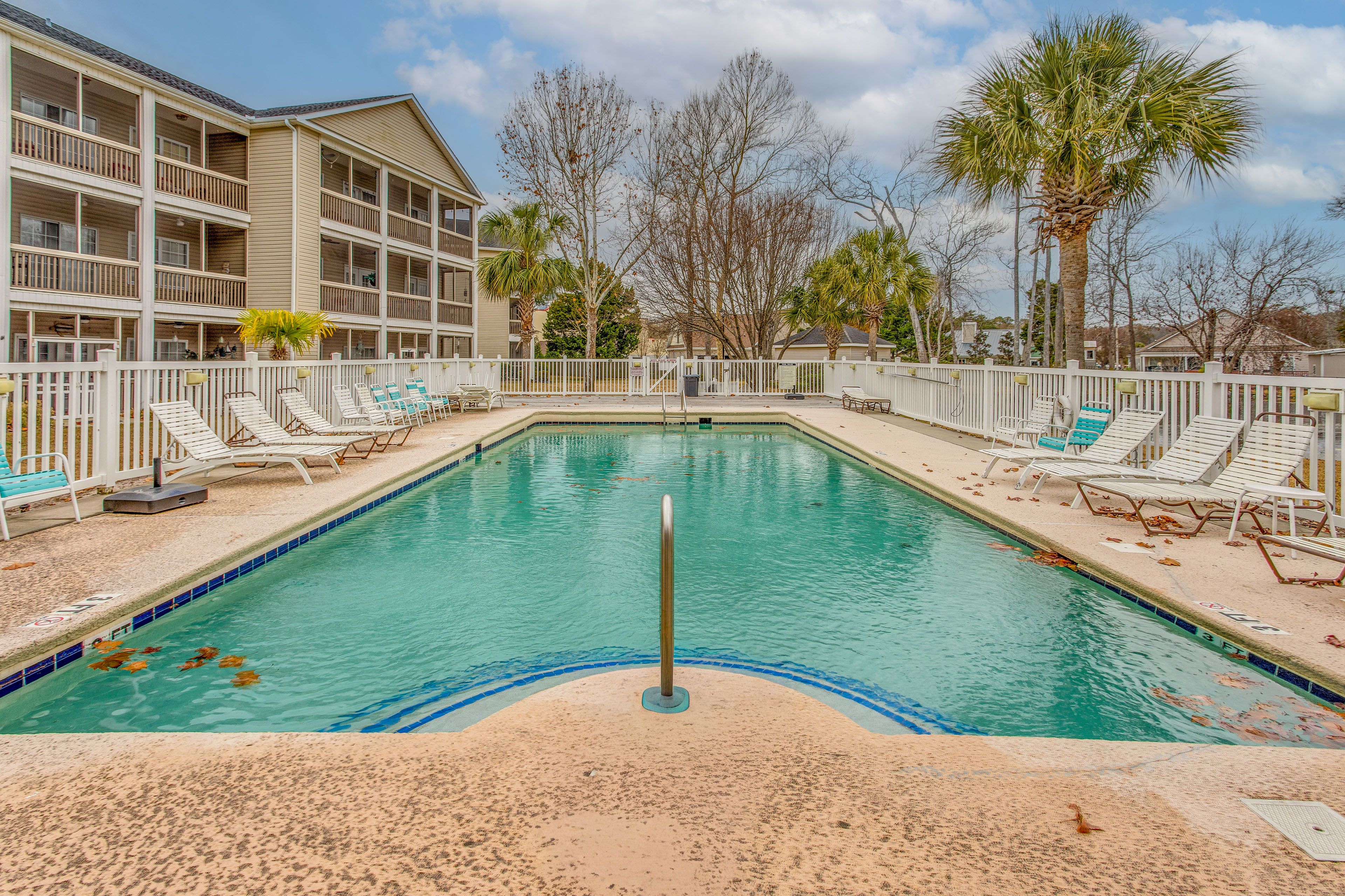 Seven Oaks Condos | Community Pool