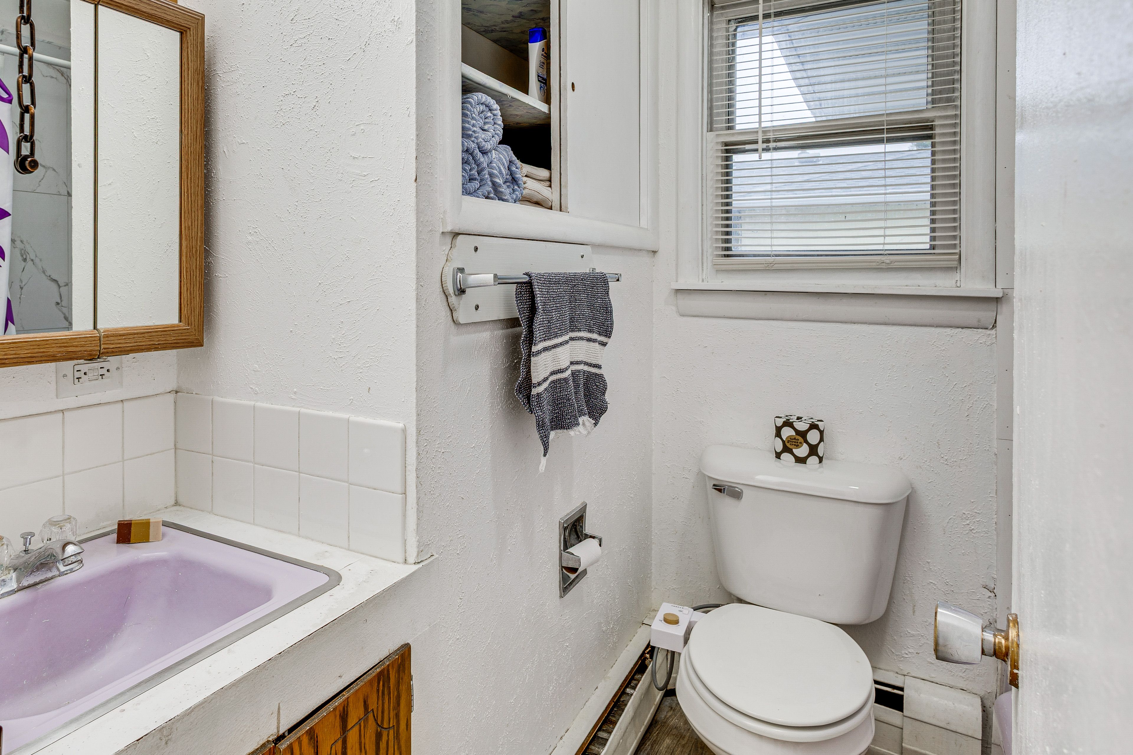 Bathroom | Bathtub/Shower | Towels Provided