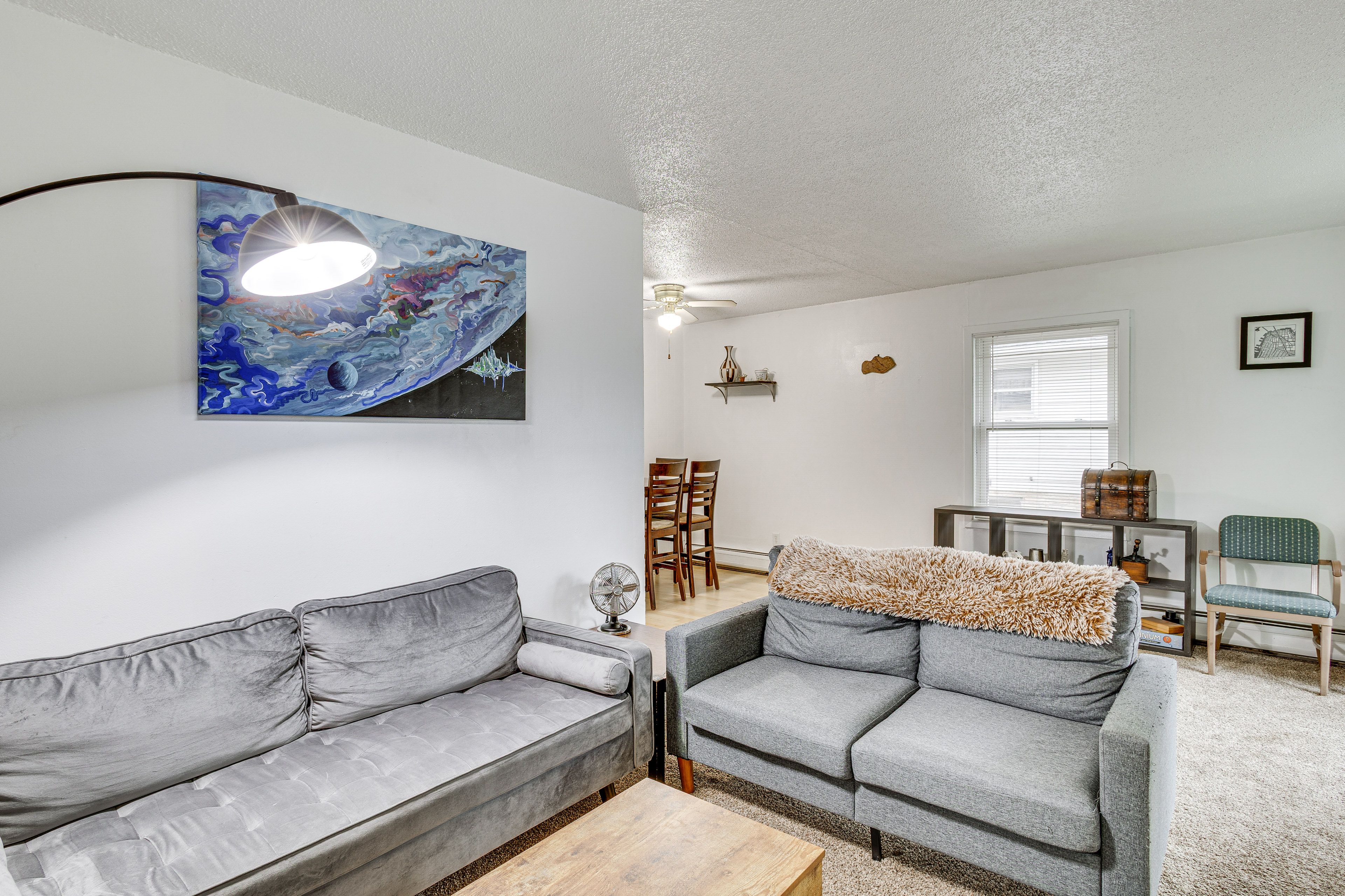 Living Room | Flat-Screen TV