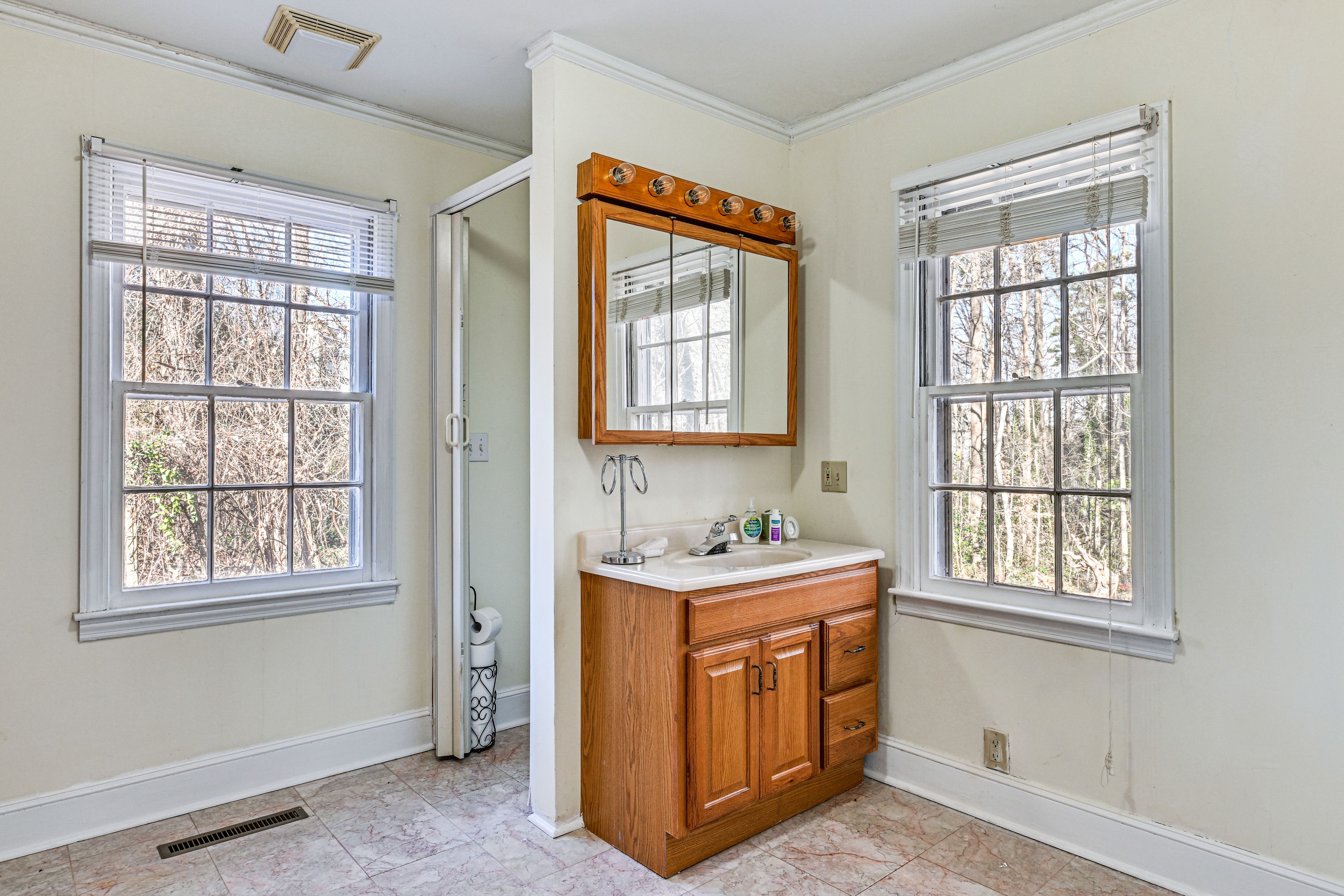 Full Bathroom | Hair Dryer