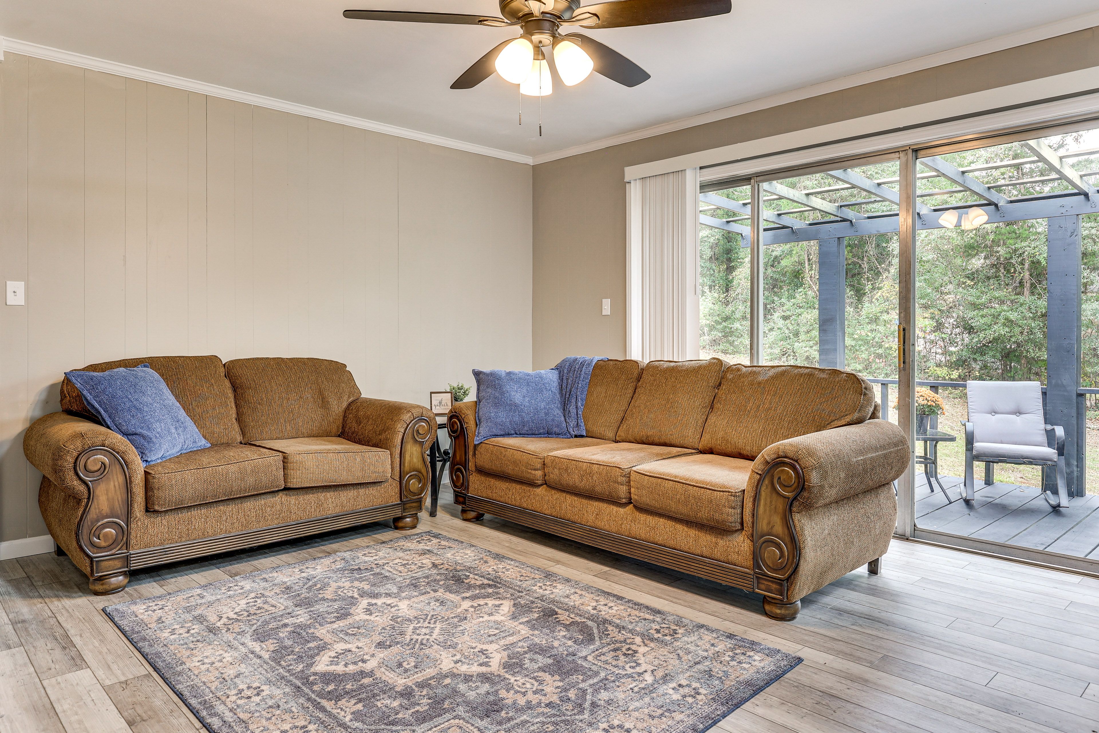 Living Room | Smart TV