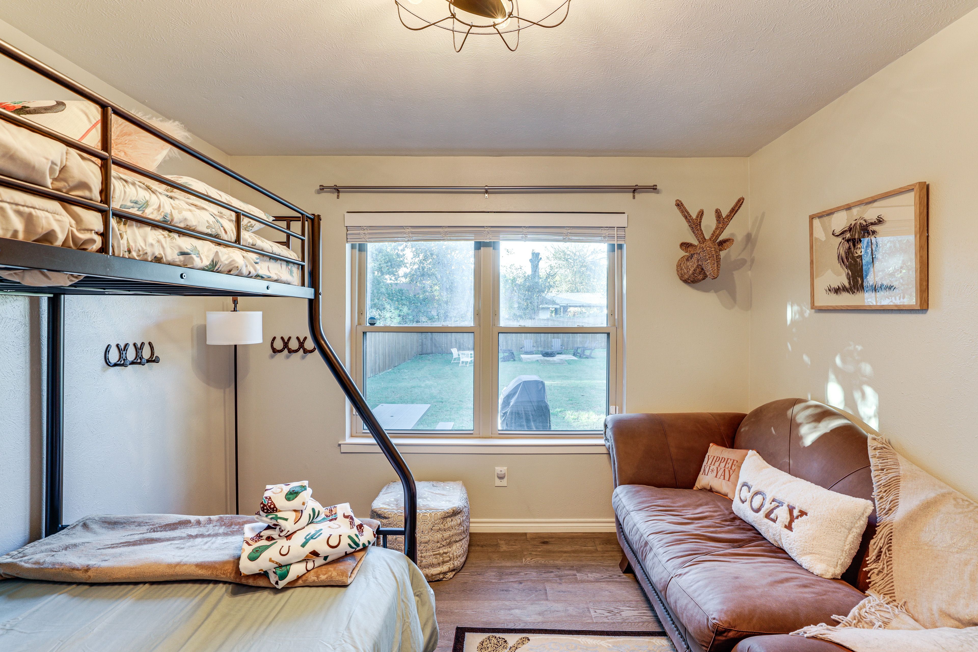 Bedroom 2 | Twin/Full Bunk Bed w/ Twin Trundle