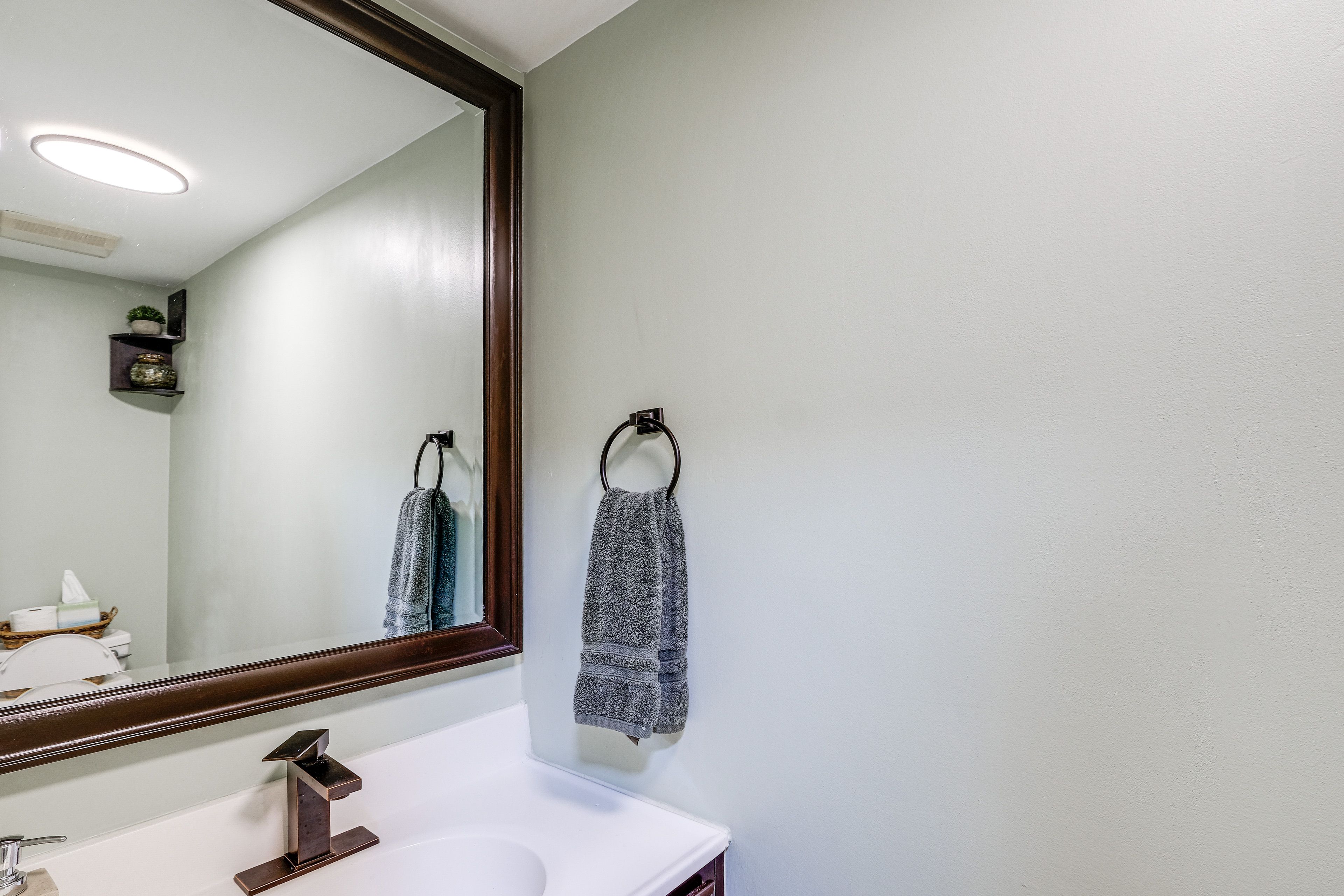 Half Bathroom | 1st Floor