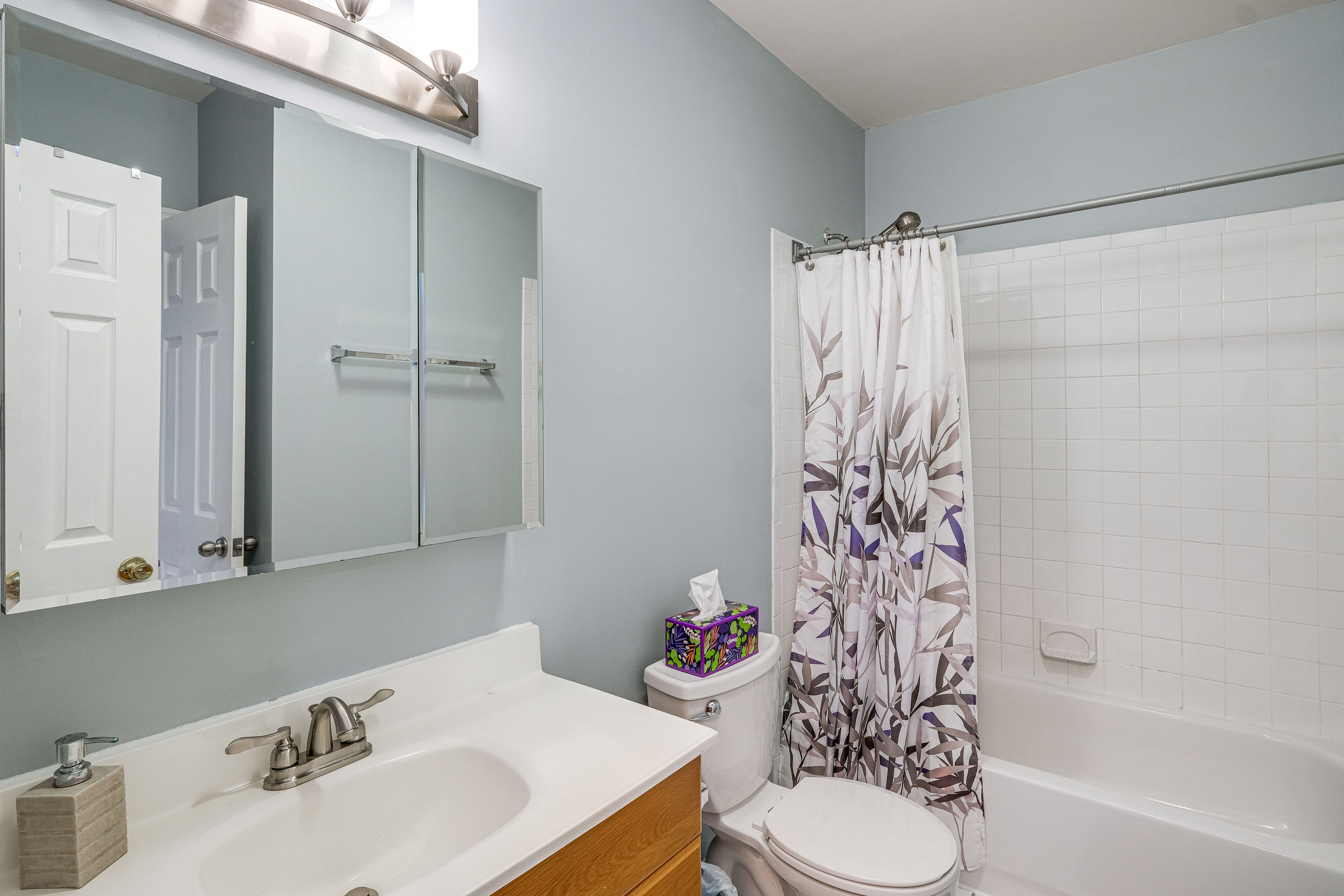 Full Bathroom | 2nd Floor