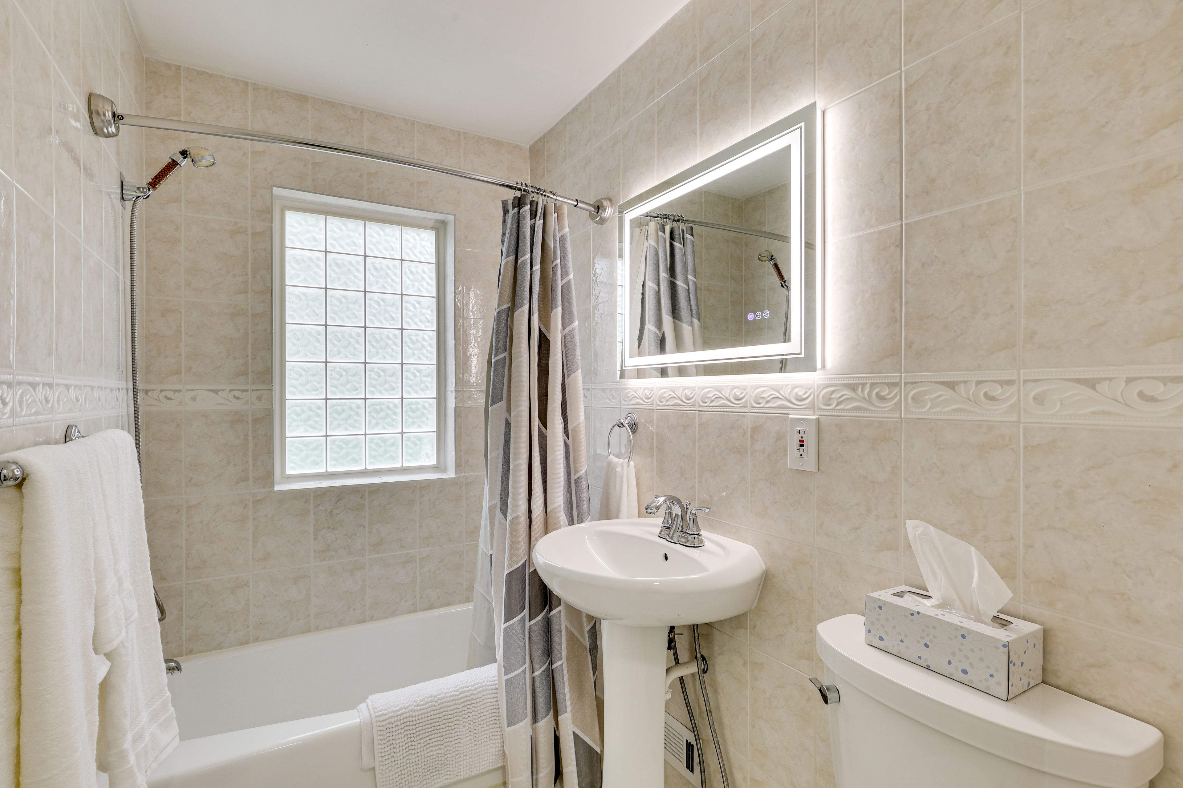 Full Bath | Towels | Hair Dryer | Main Level