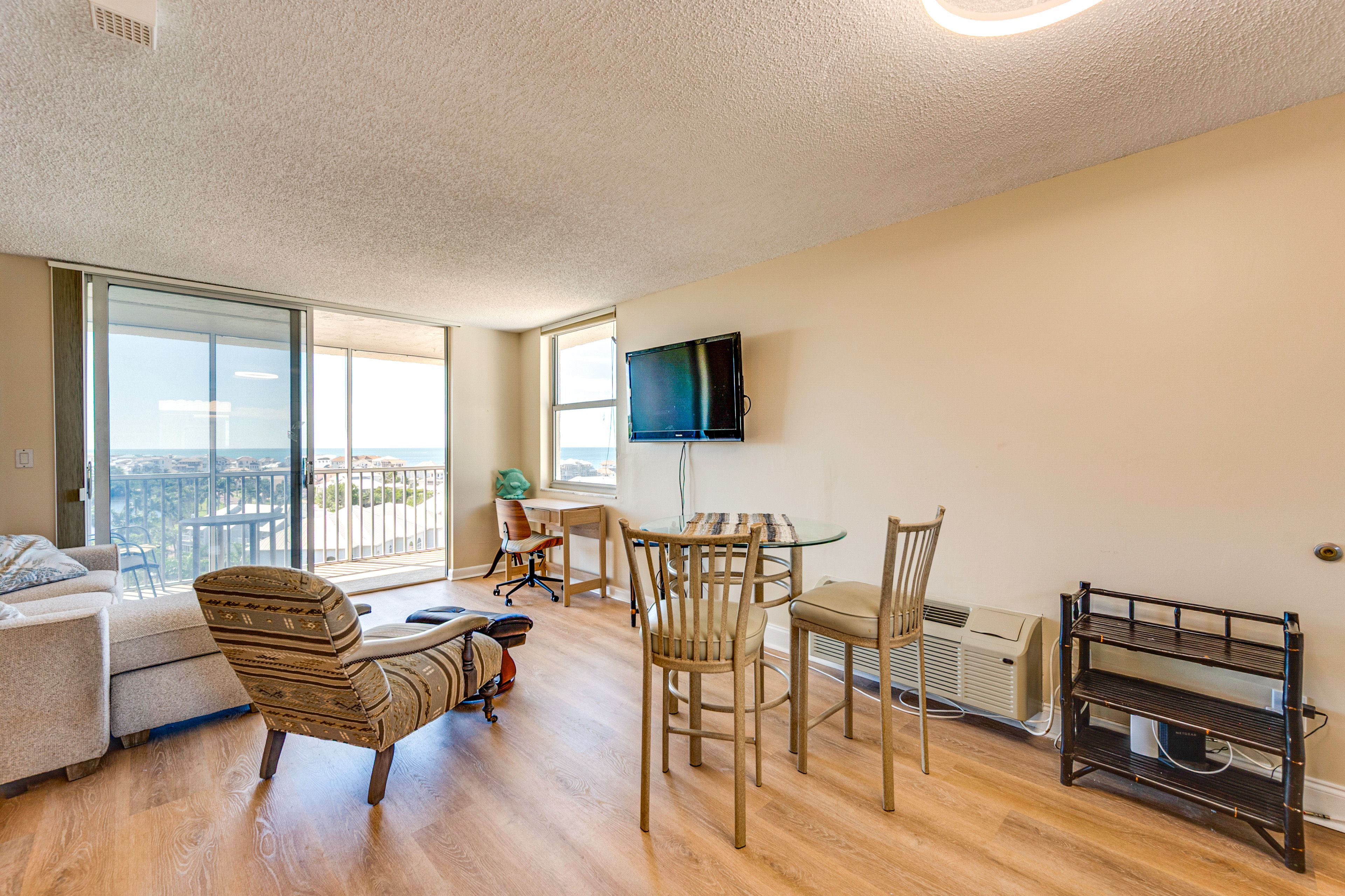 Living Area | Full Sleeper Sofa | Workspace