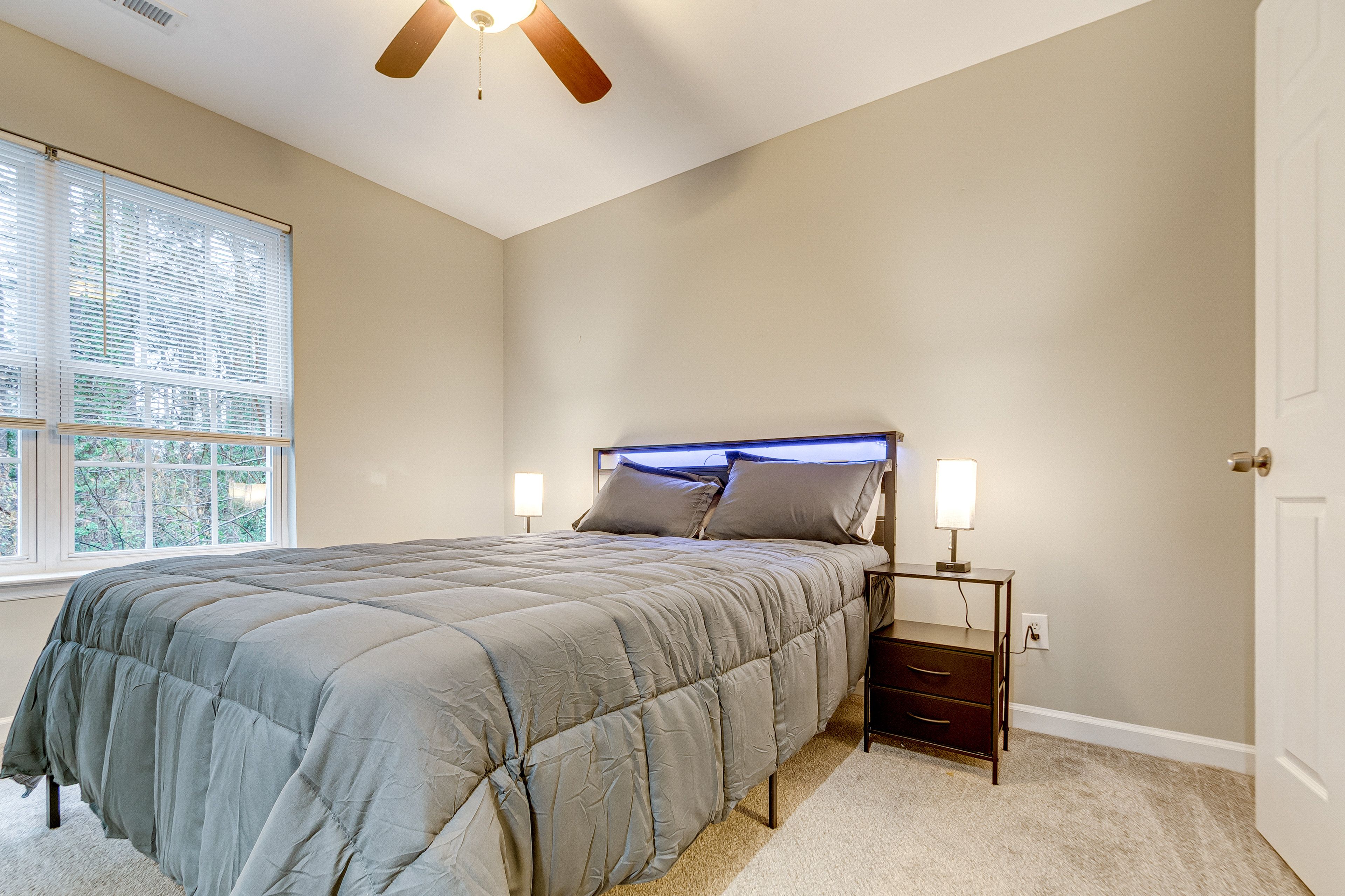 Bedroom 1 | 2nd Floor | Queen Bed