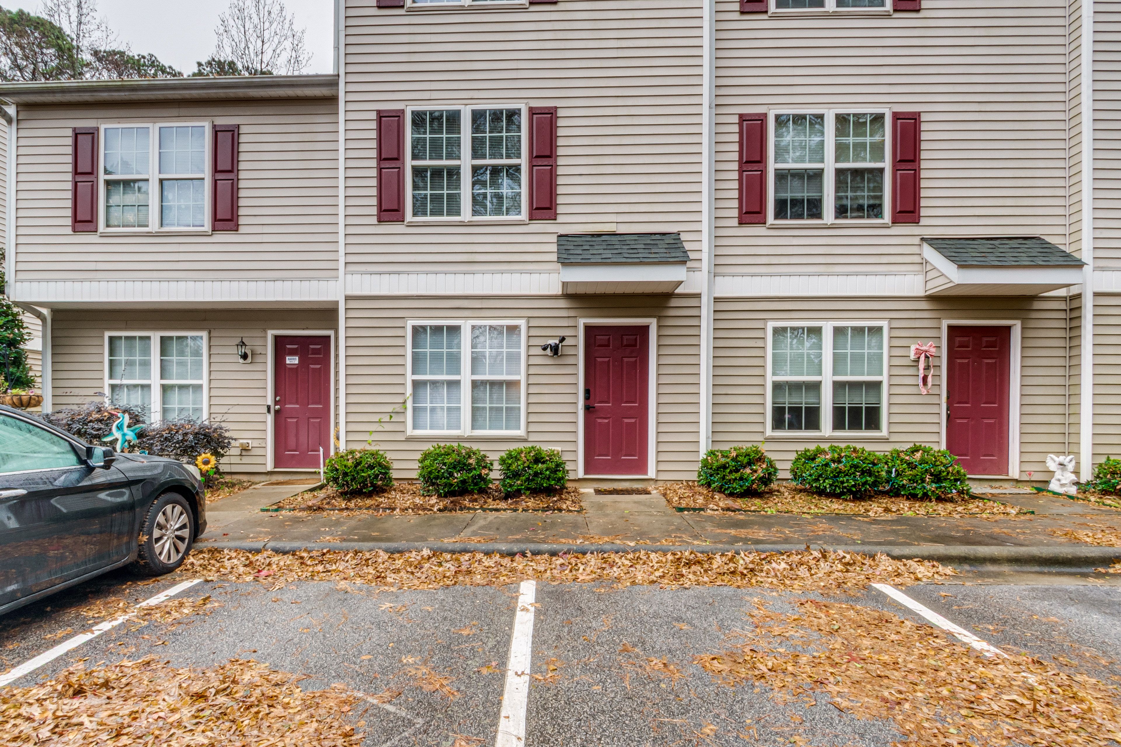 Raleigh Vacation Rental | 3BR | 3.5BA | 1,368 Sq Ft | Stairs Required