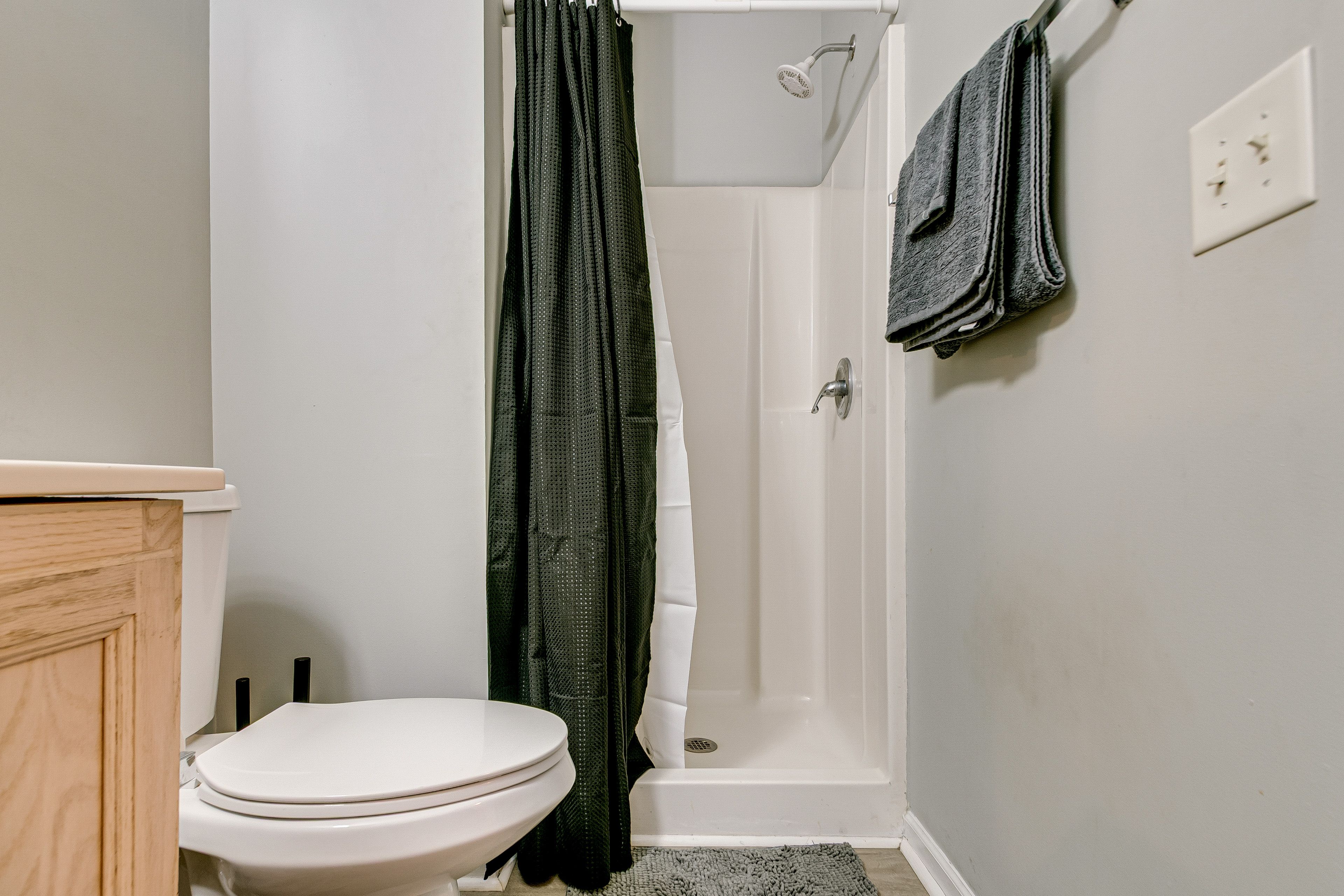 Full Bathroom | 3rd Floor