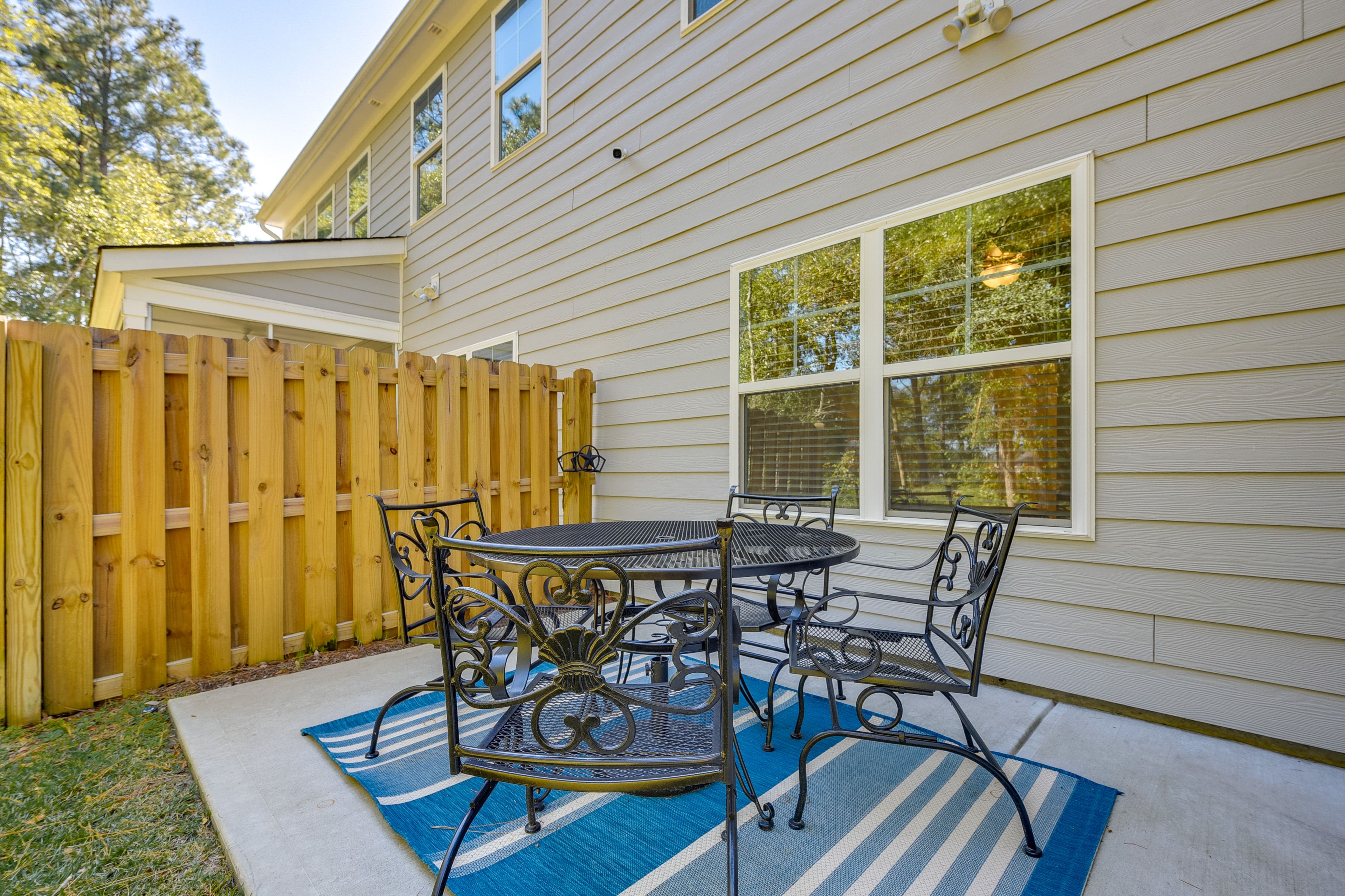 Private Patio | Gas Grill