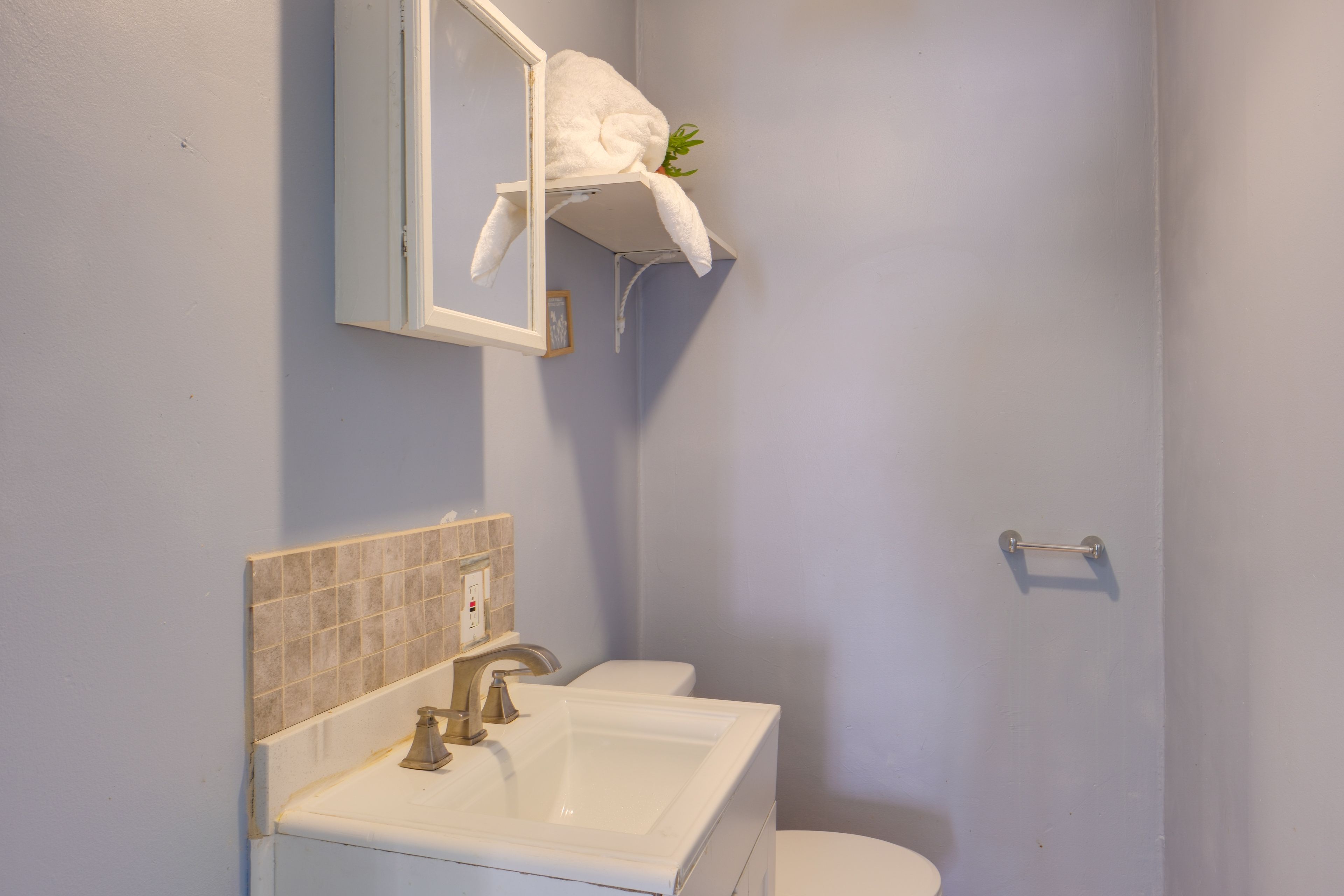 Half Bath | 1st Floor