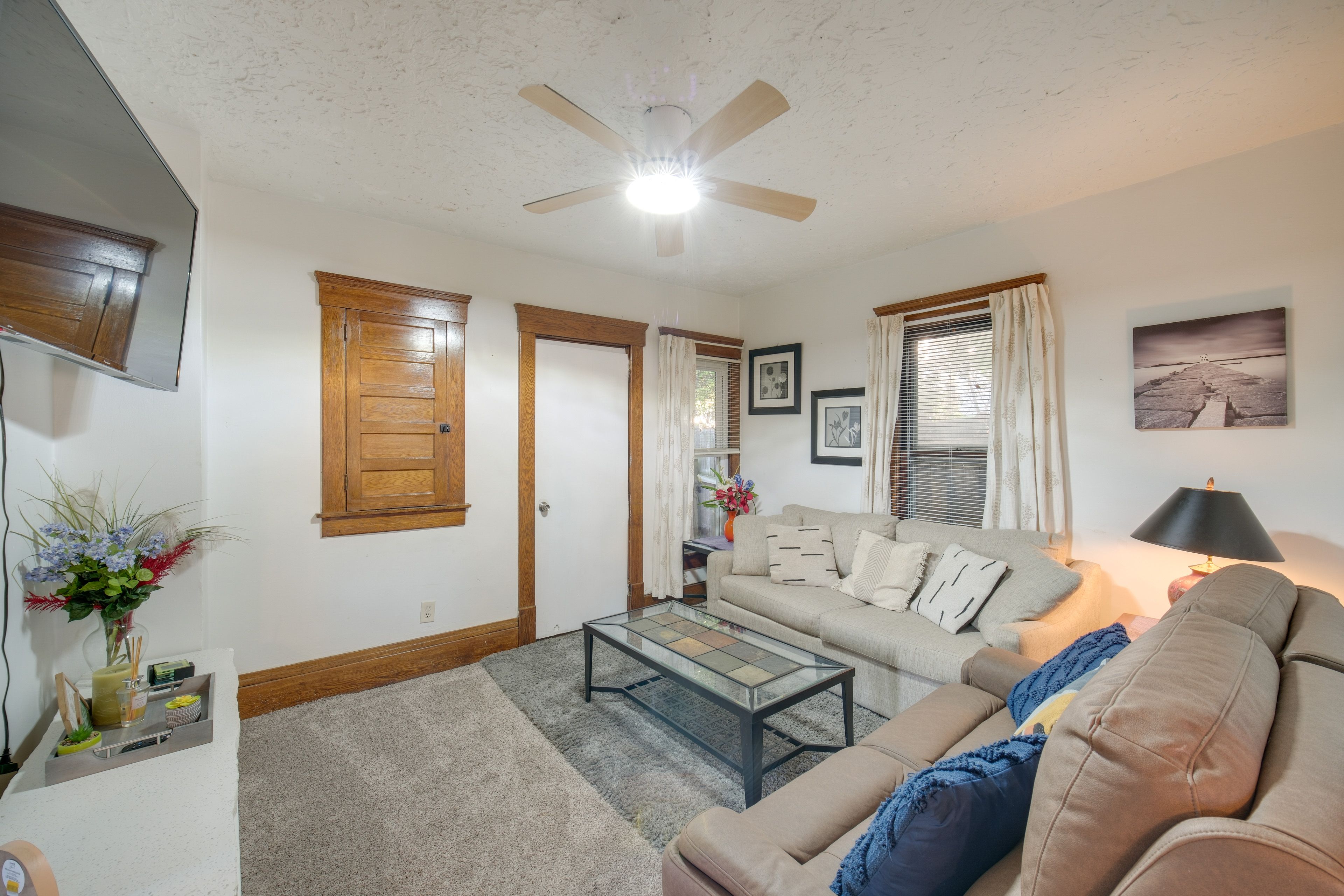 Living Room | Free WiFi | Central Heating | Smart TV | 1st Floor