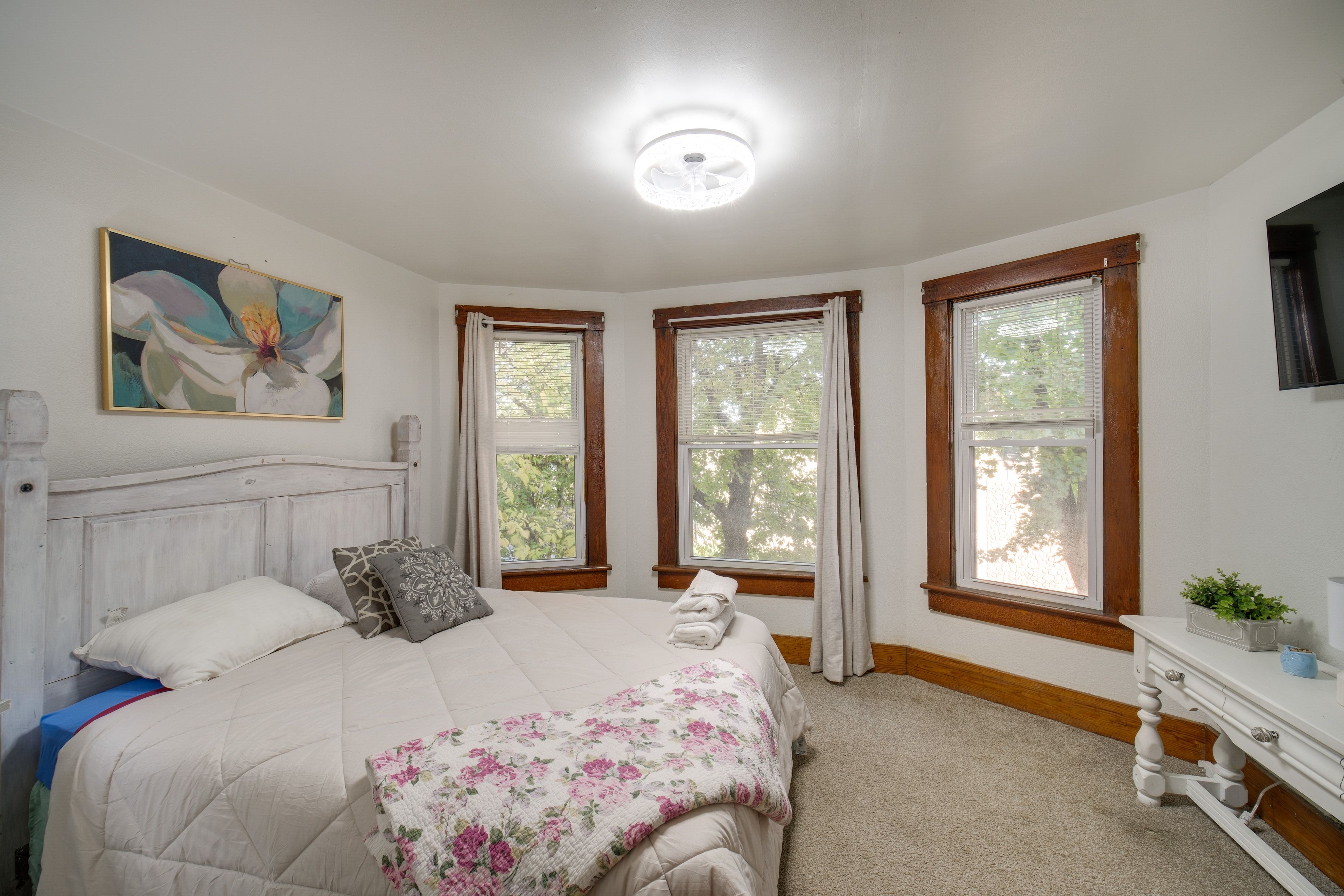 Bedroom 2 | Queen Bed | 2nd Floor