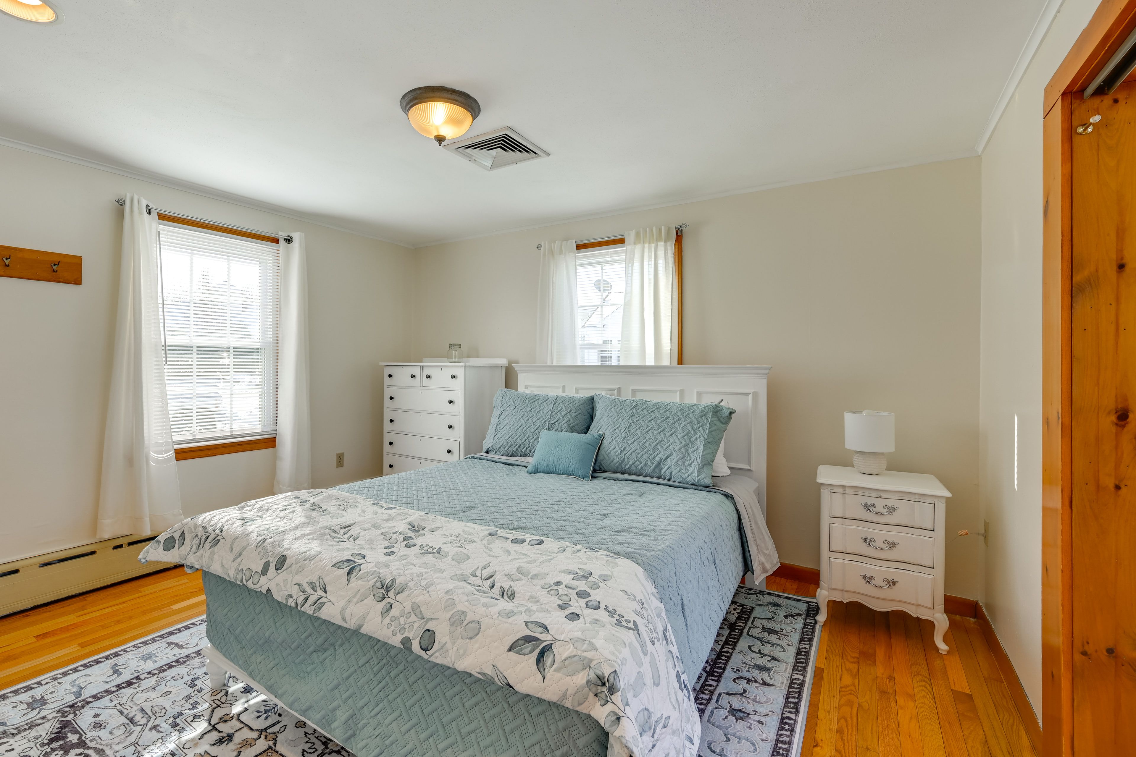 Bedroom 1 | Queen Bed | Linens Provided