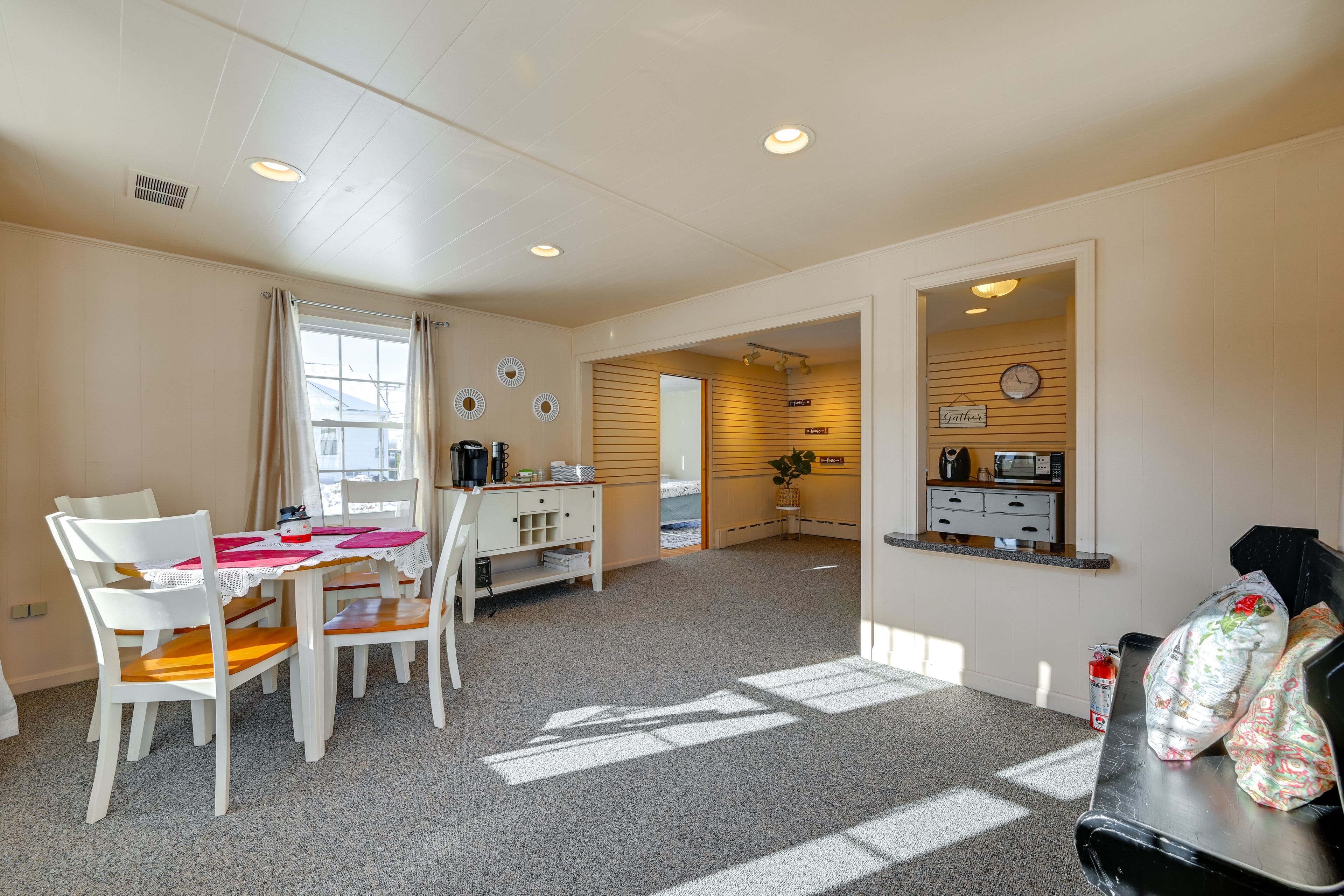 Dining Area | Coffee Station w/ Keurig