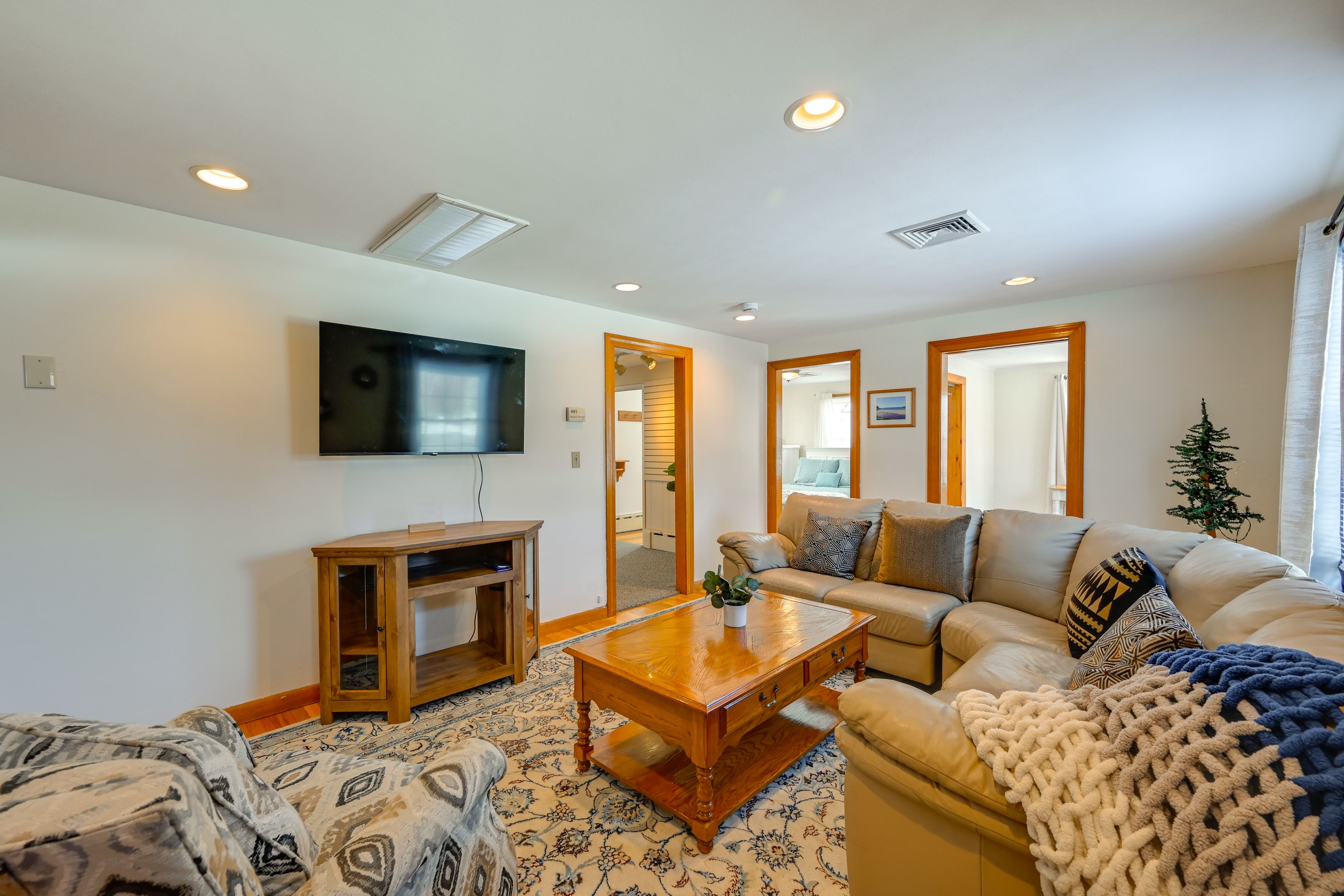 Hadley Vacation Rental | 3BR | 1BA | 5 Steps to Enter | 1,224 Sq Ft