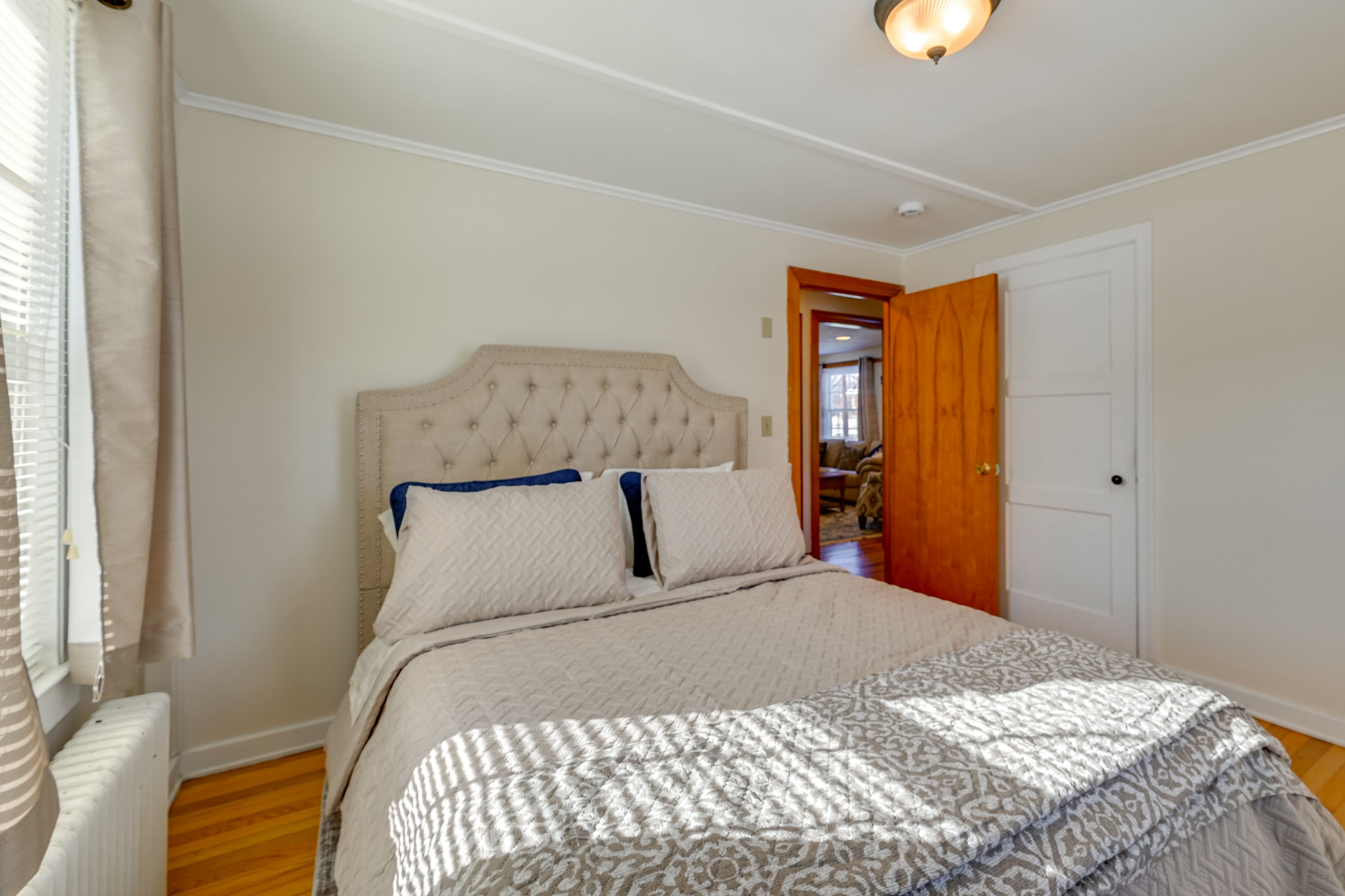 Bedroom 3 | Queen Bed