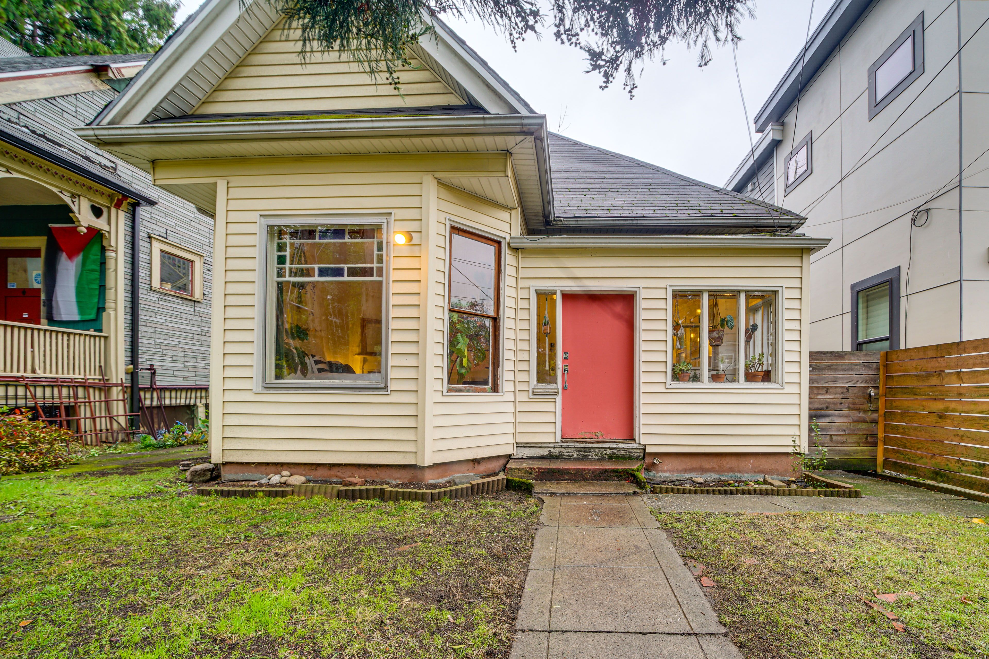 House Exterior | Keyless Entry
