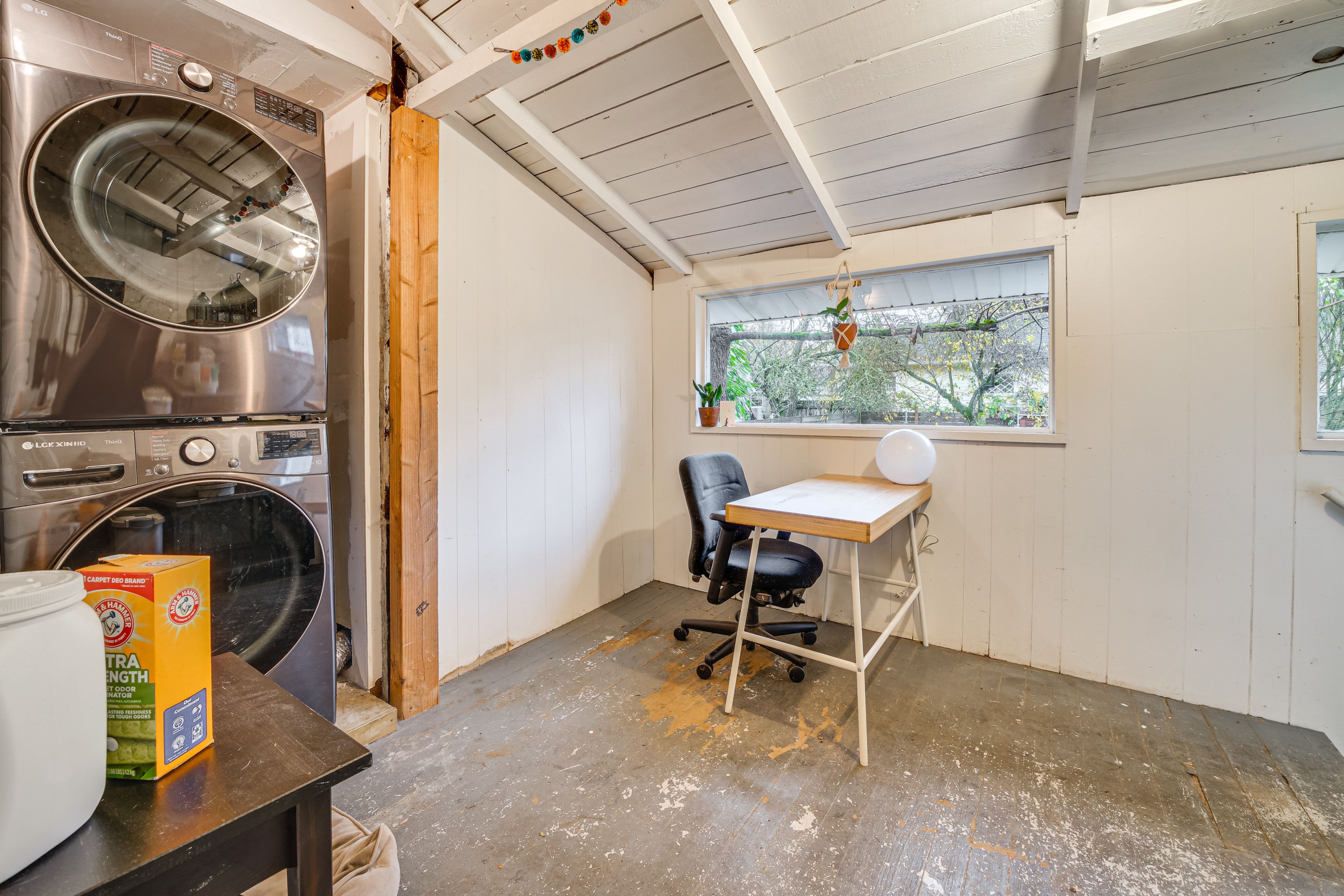 Laundry | Laptop Workspace | Free WiFi | Dog Bed, Bowls & Treats