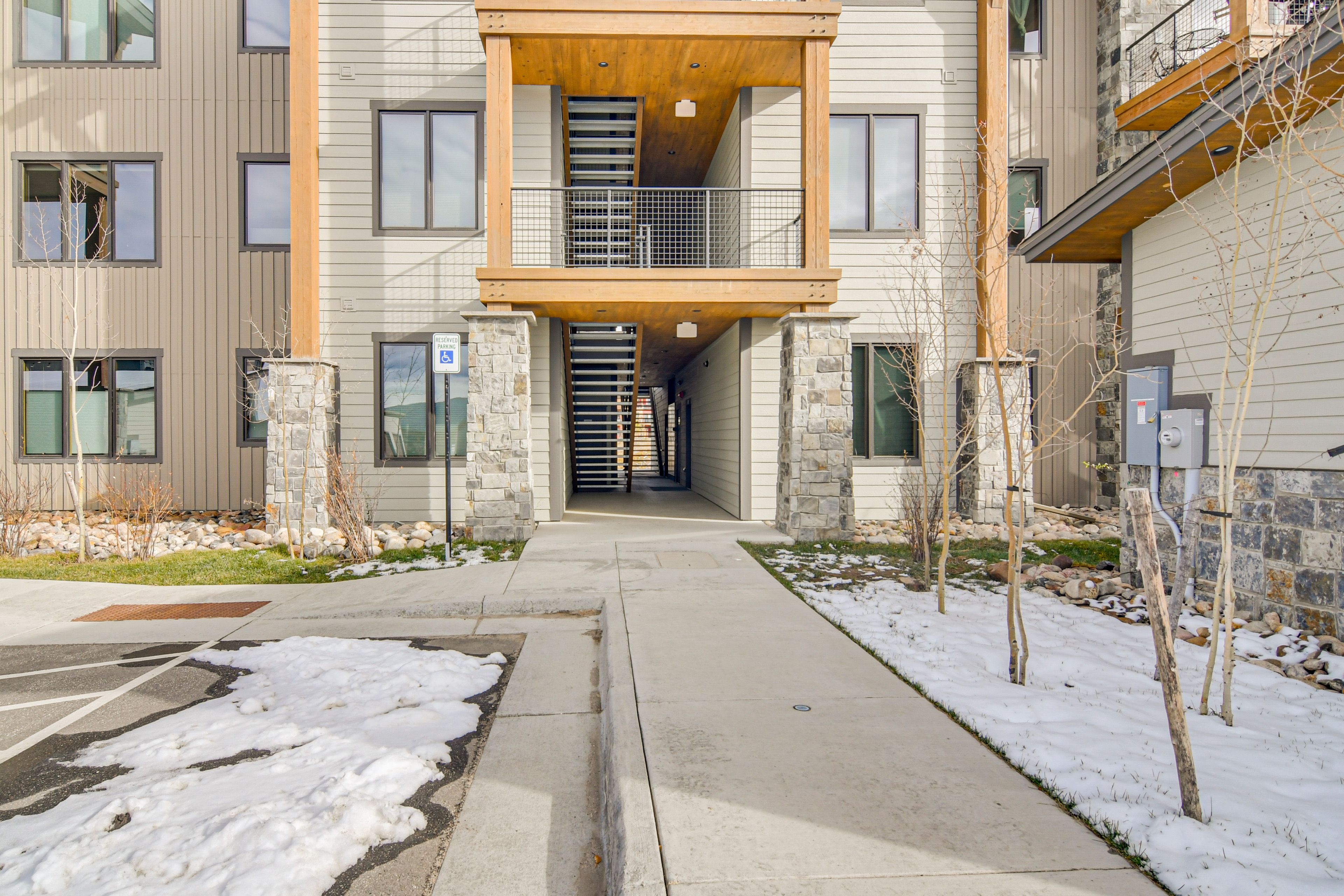 Property Exterior | Single-Level Condo | 2nd-Floor Unit