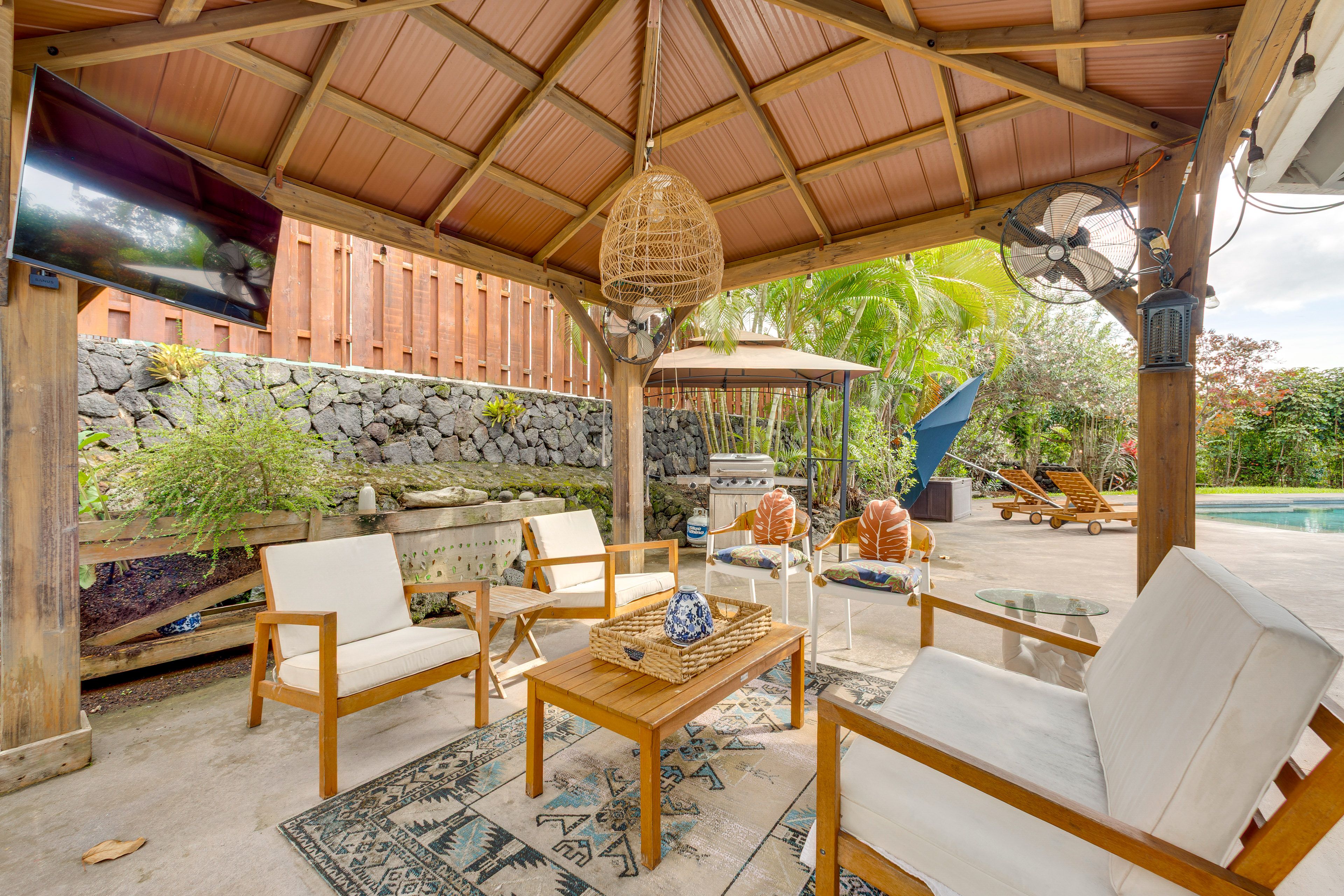 Private Patio | Outdoor Seating | TV