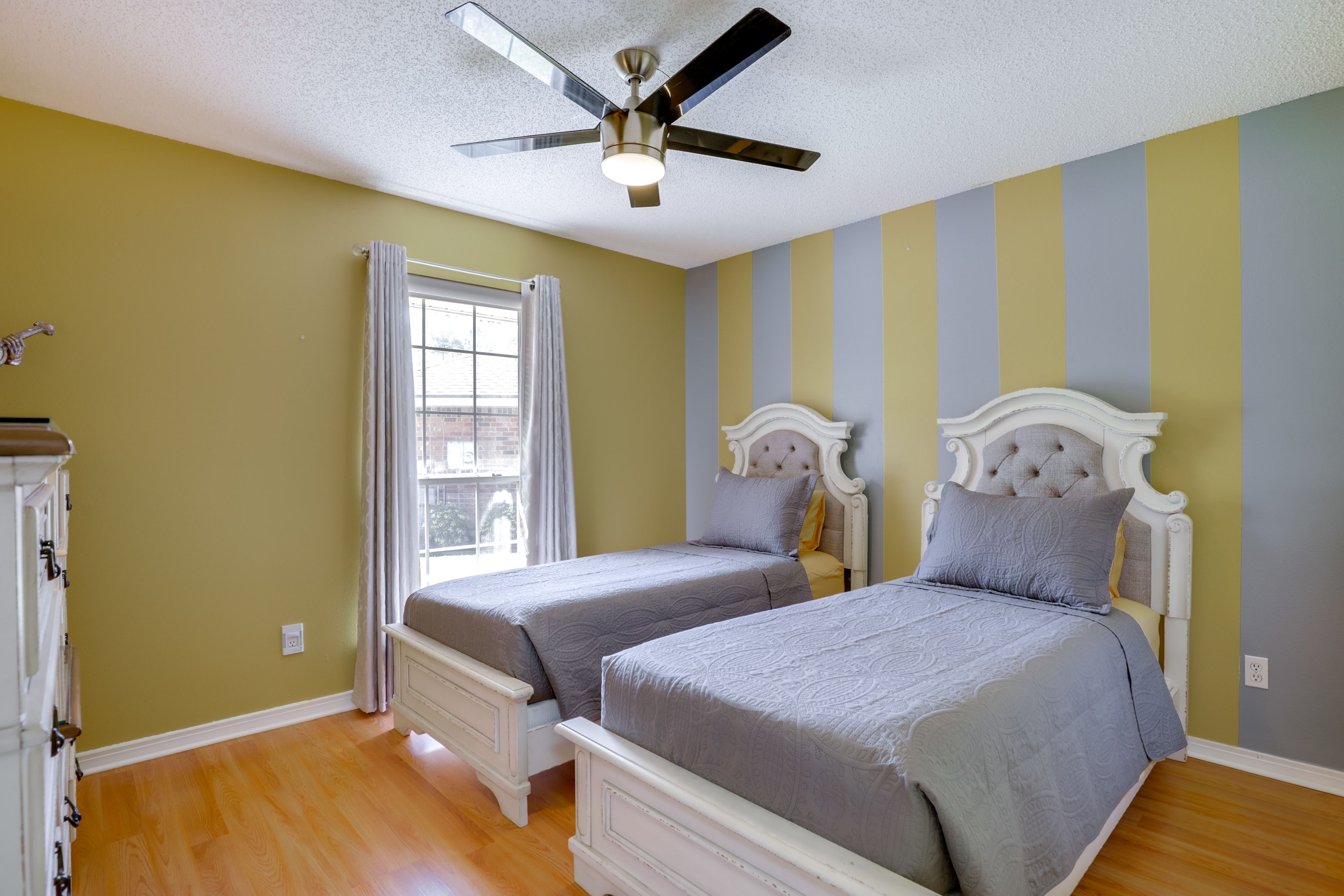 Bedroom 4 | 2 Twin Beds | Smart TV
