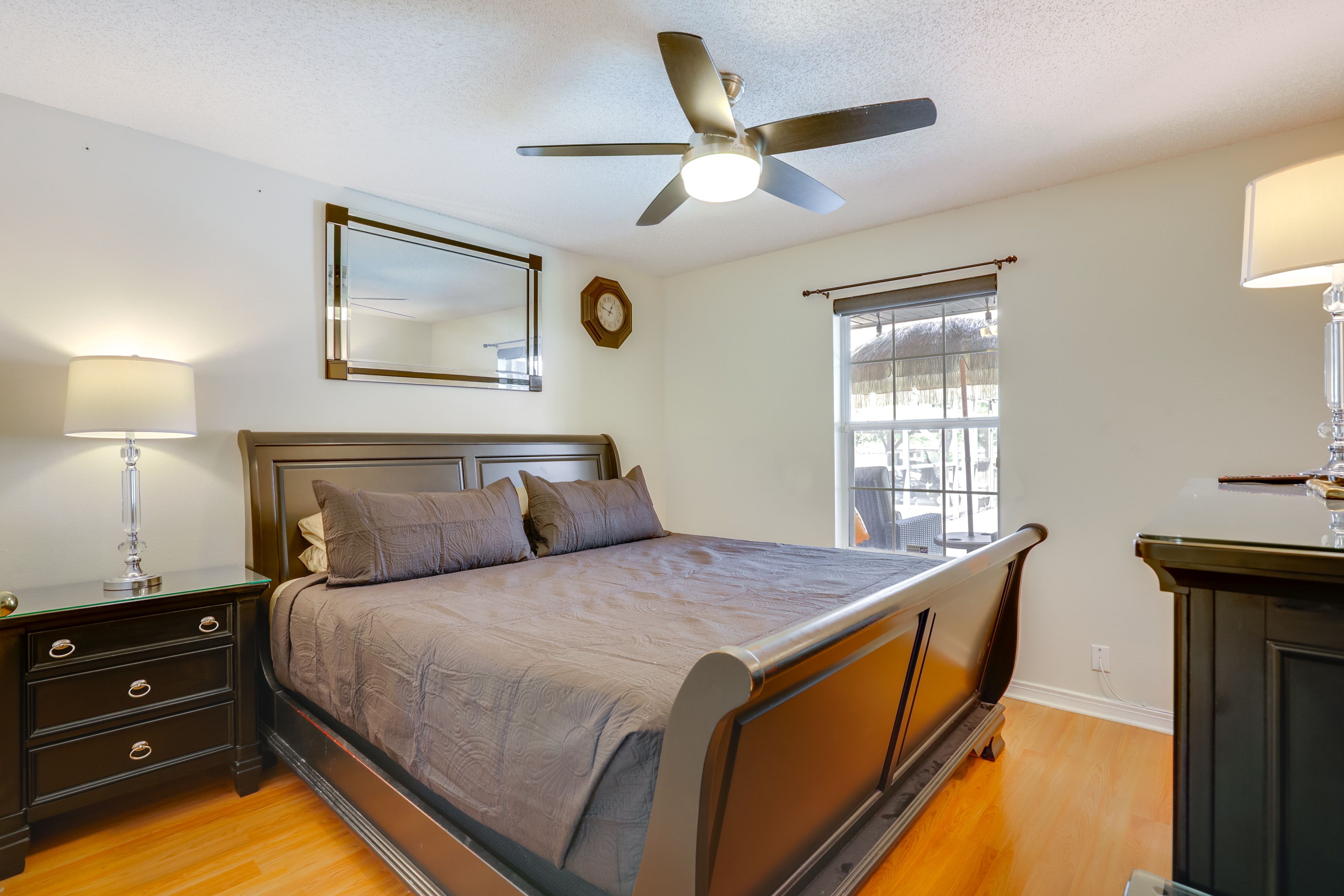 Bedroom 2 | King Bed | Smart TV