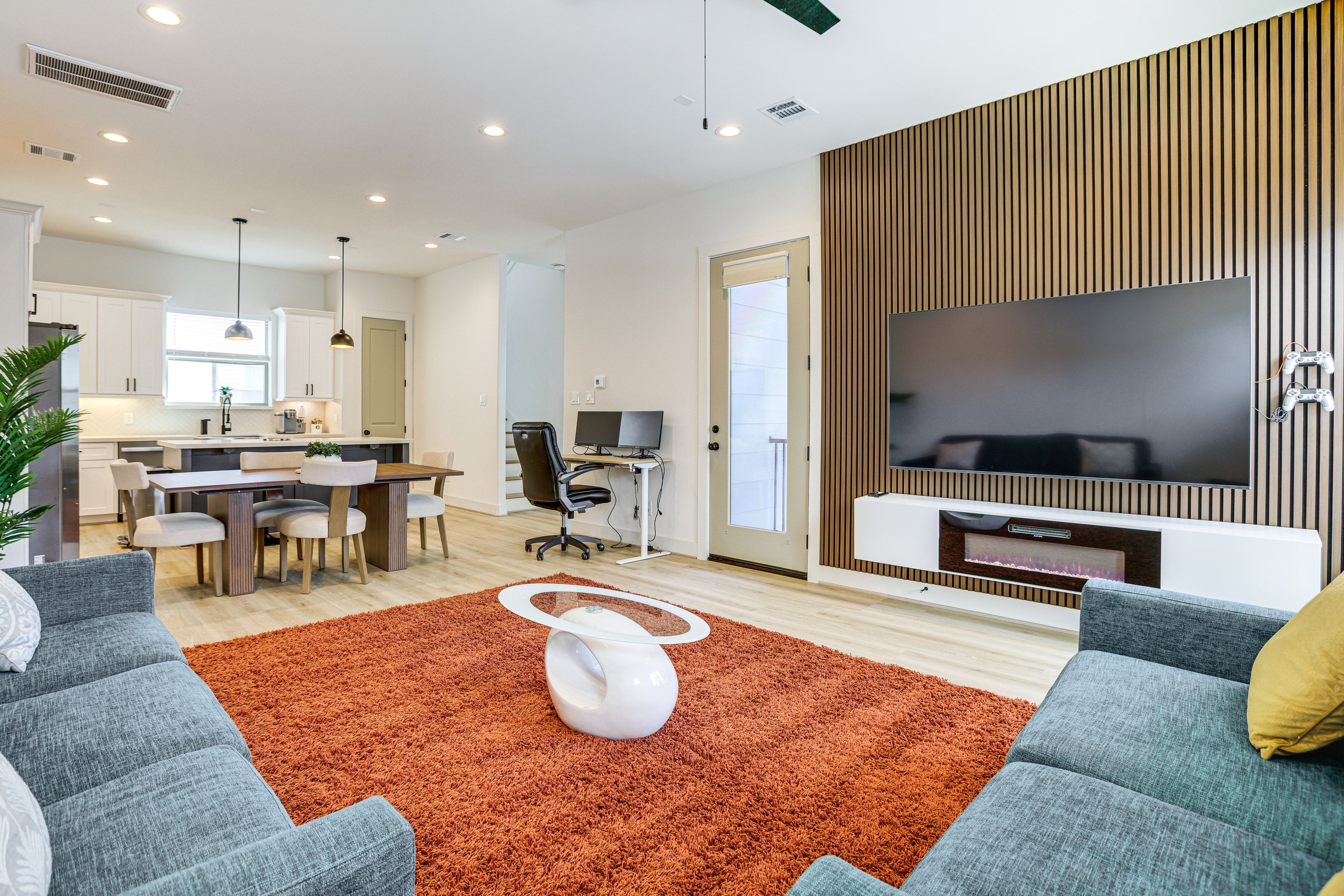 Houston Vacation Rental | 3BR | 3.5BA | 1,750 Sq Ft | Step-Free Entry