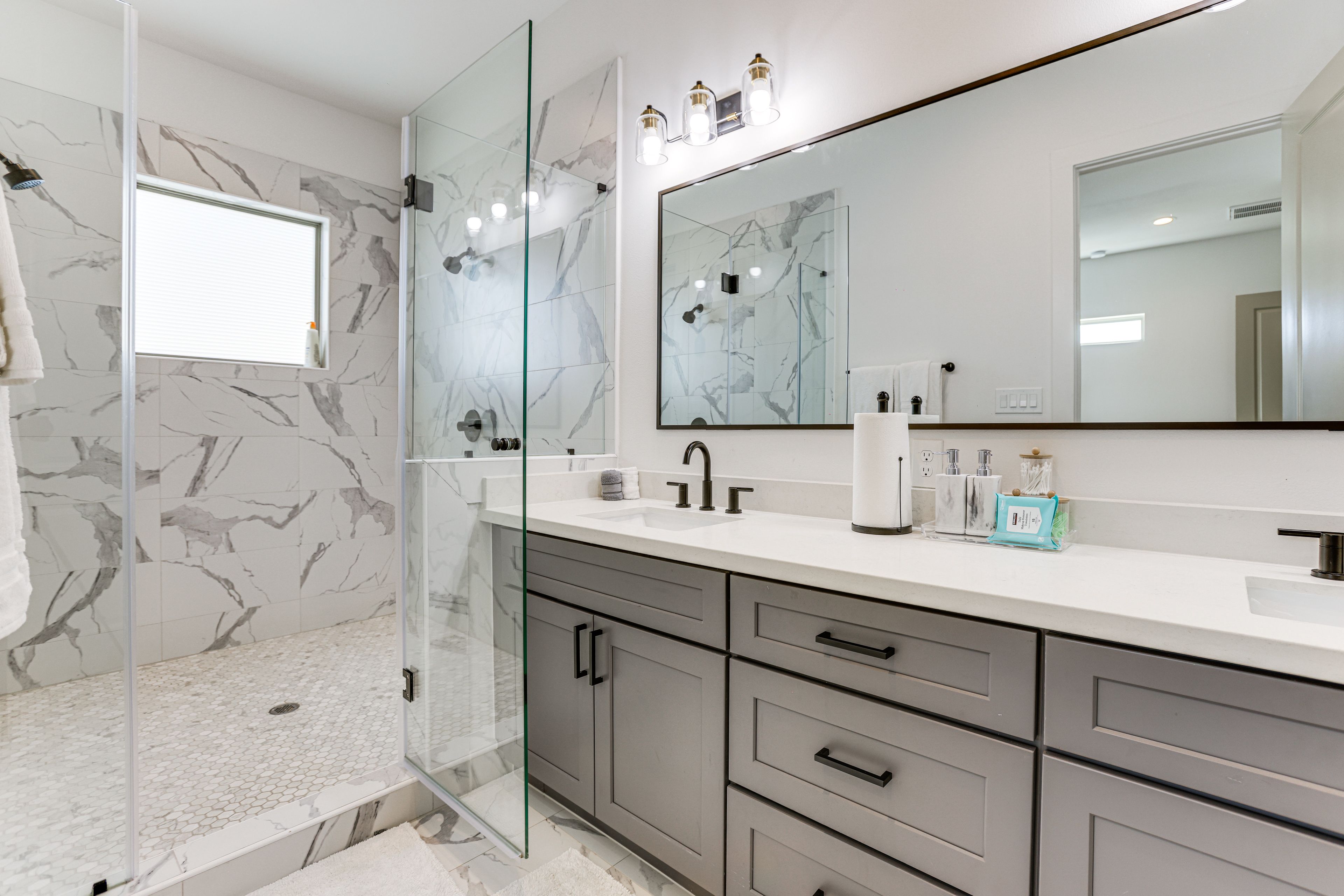 Bathroom | Towels Provided | Upper Floor