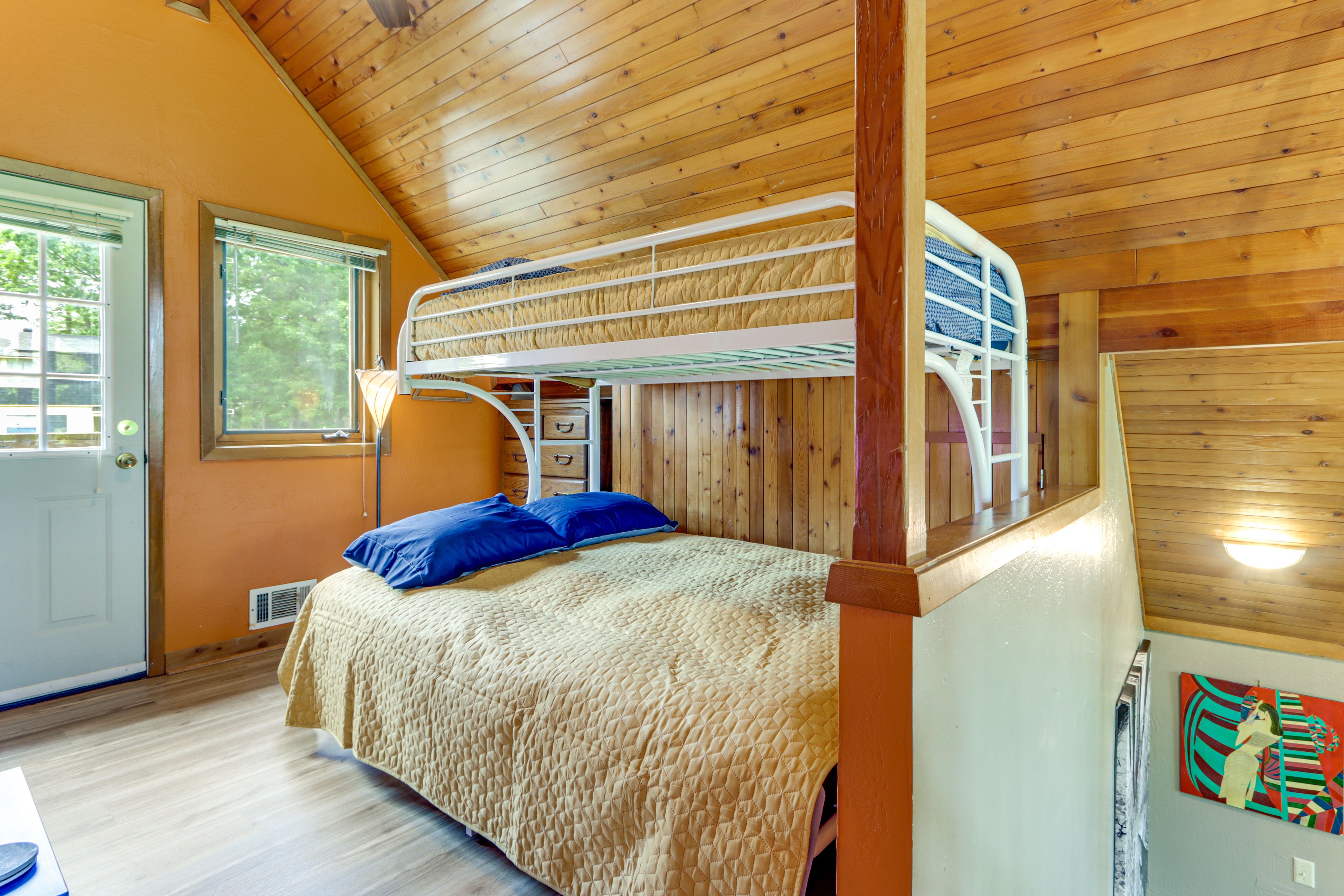Bedroom 2 (Loft) | Twin/Full Bunk Bed | 2nd Floor