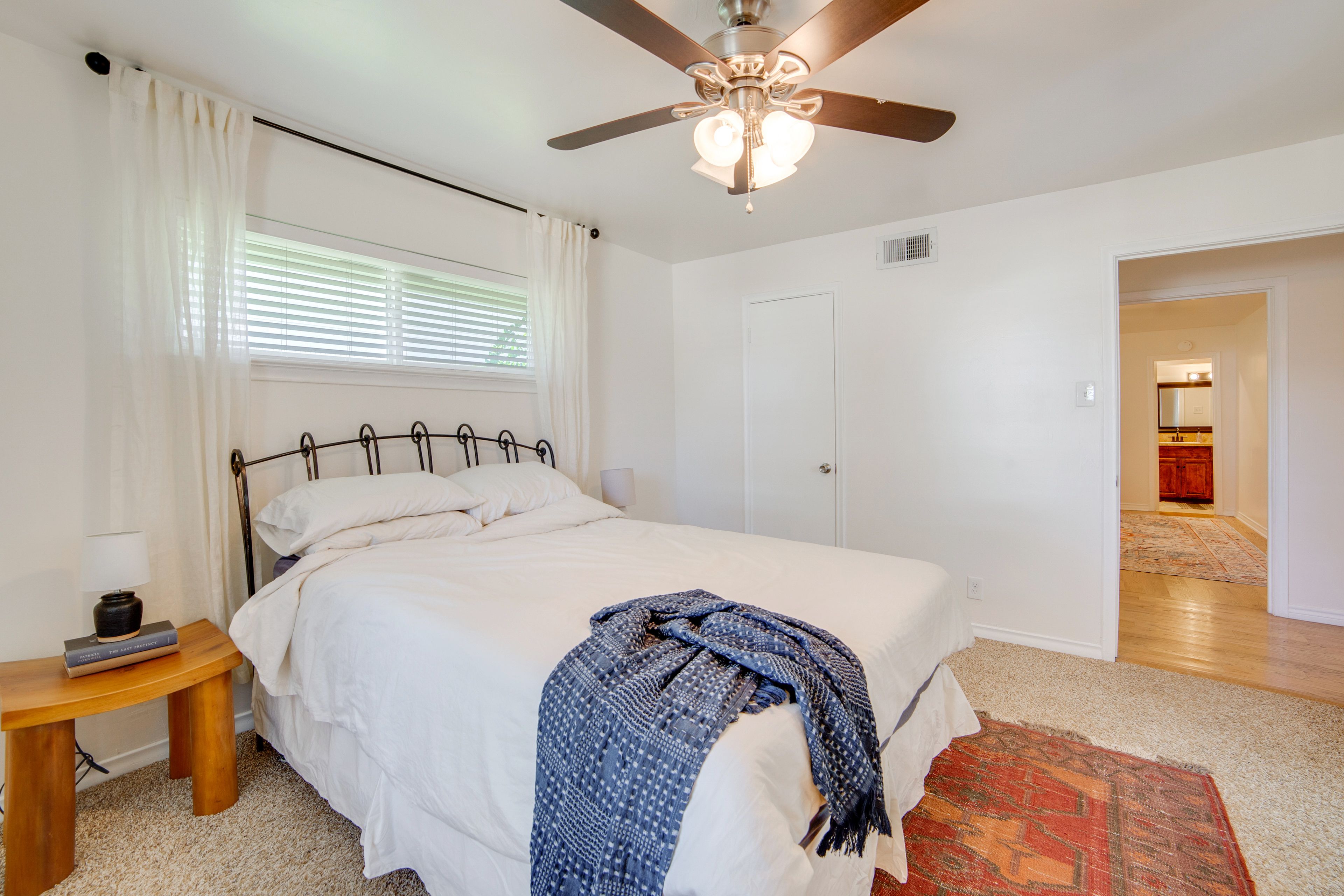 Bedroom 3 | Queen Bed