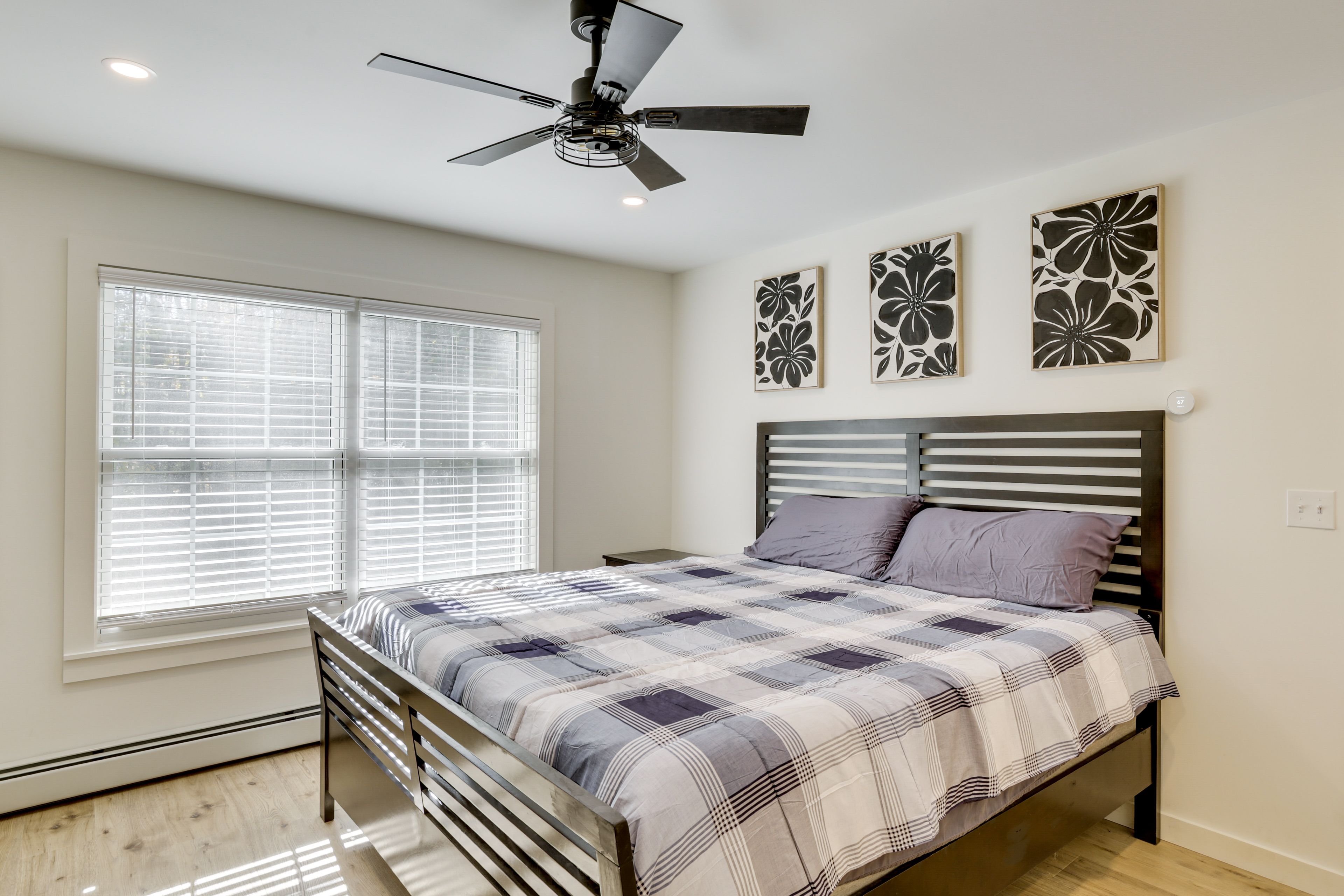 Bedroom 1 | King Bed | Smart TV