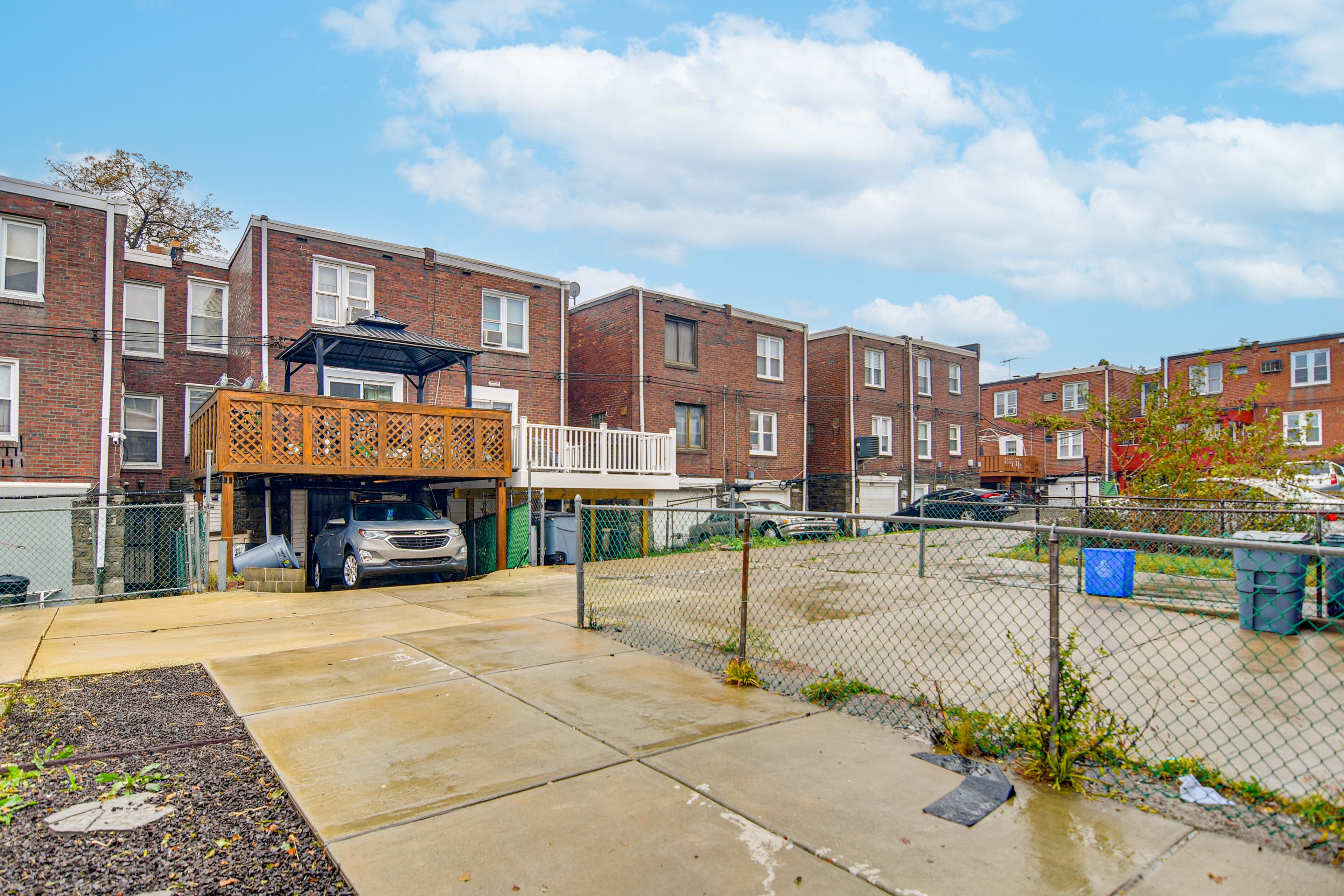 Parking | Back Driveway (1 Vehicle) | Free Street Parking