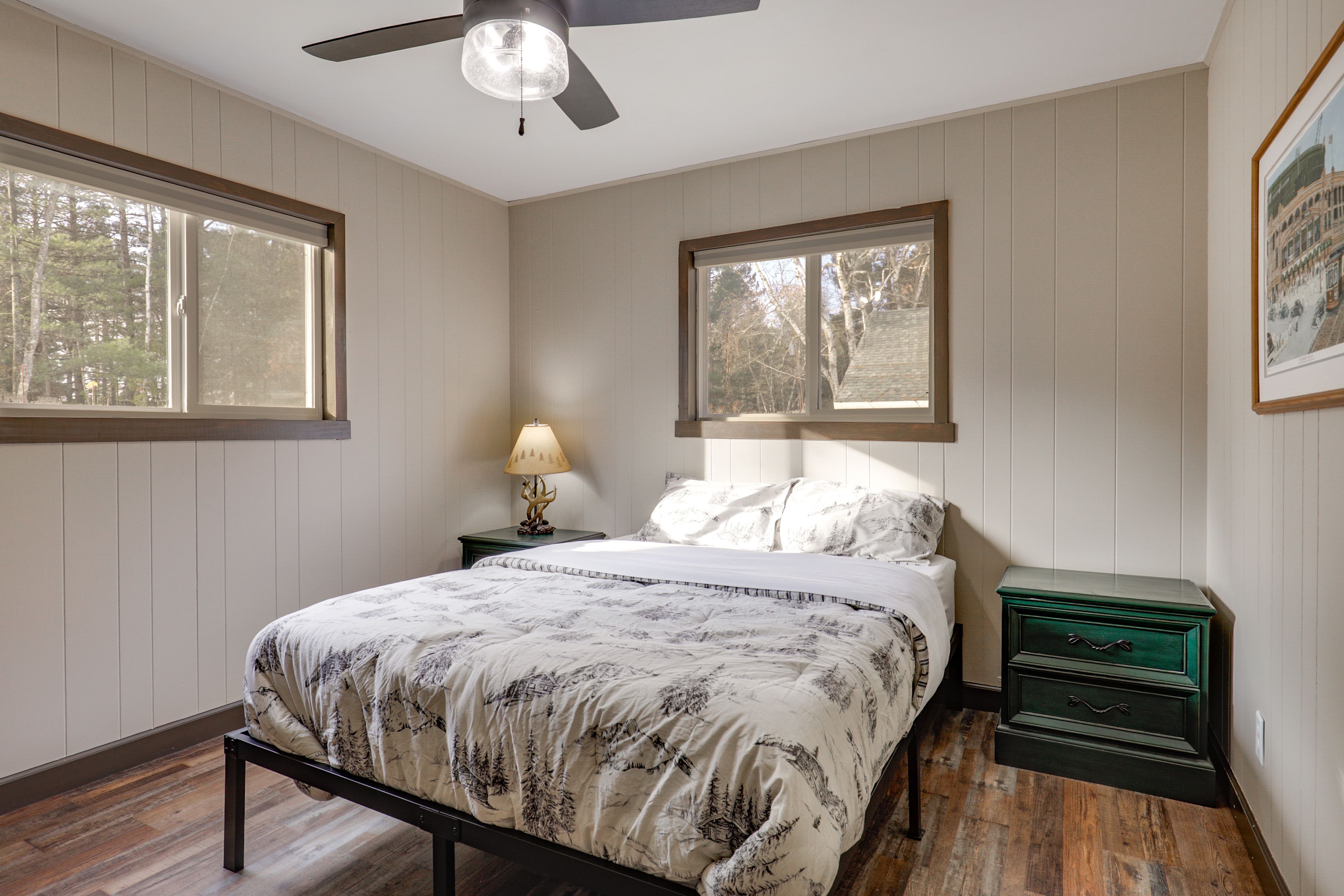 Bedroom 1 | Queen Bed