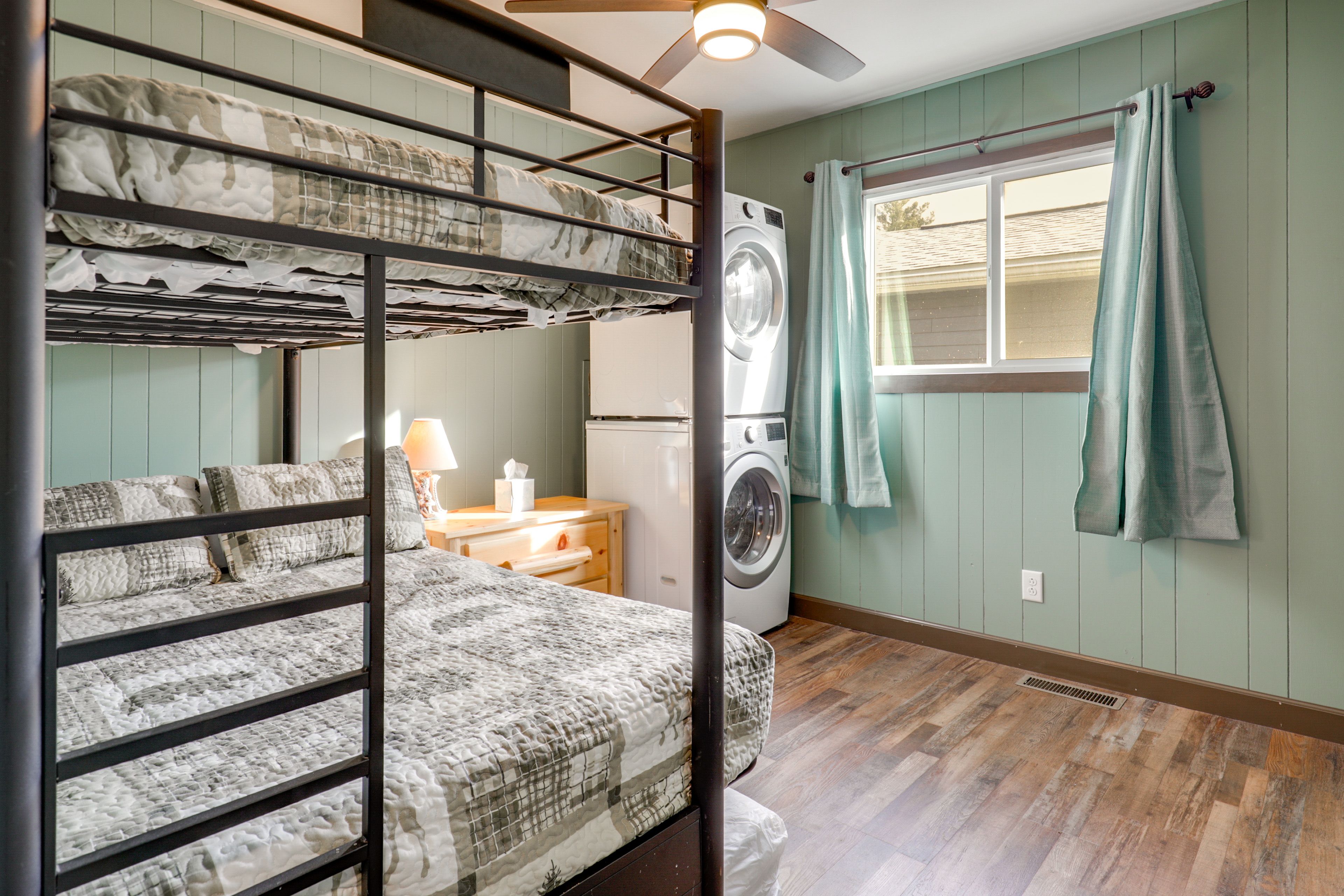 Bedroom 3 | Twin/Full Bunk Bed | Laundry