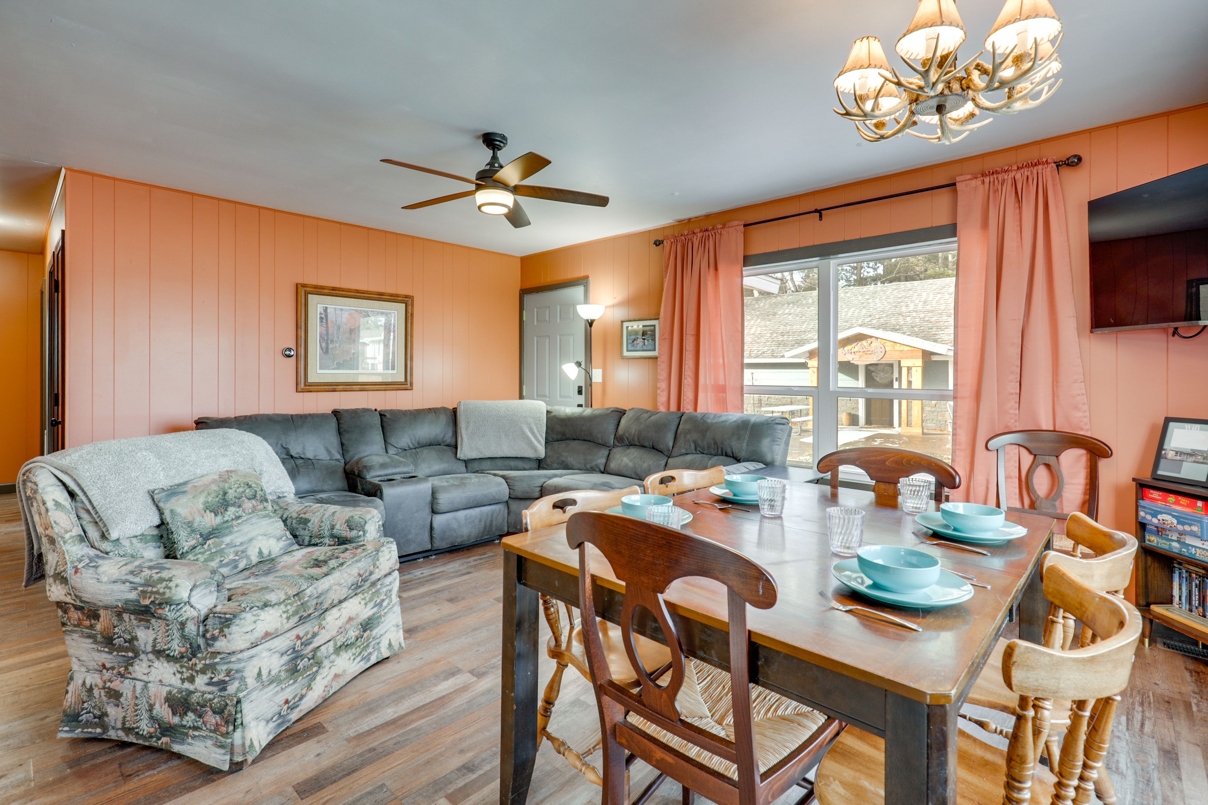 Tomahawk Vacation Rental | 3BR | 1BA | Steps to Enter | 1,050 Sq Ft