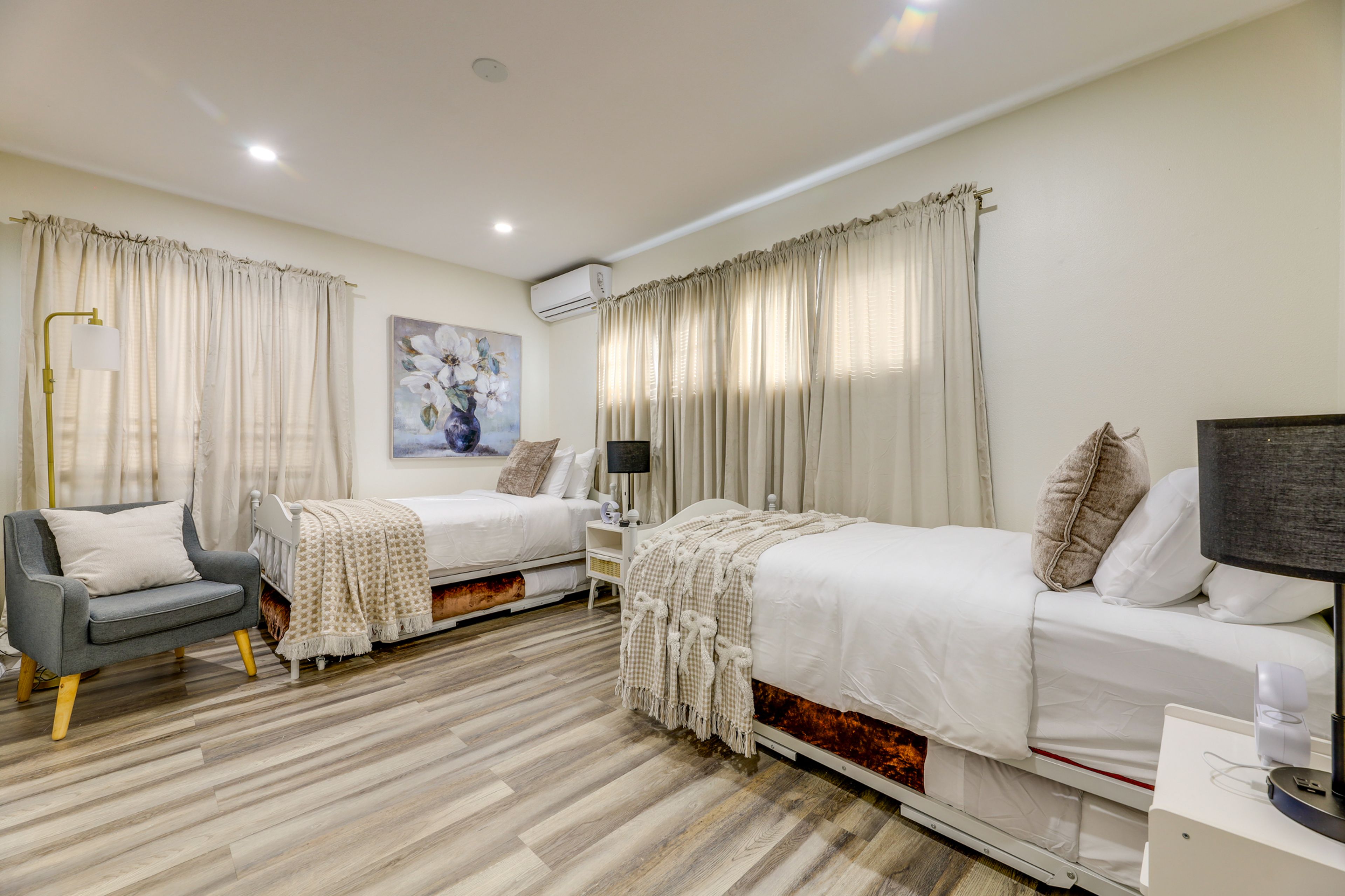 Bedroom 2 | 2 Twin Beds w/ Twin Trundles | Smart TV