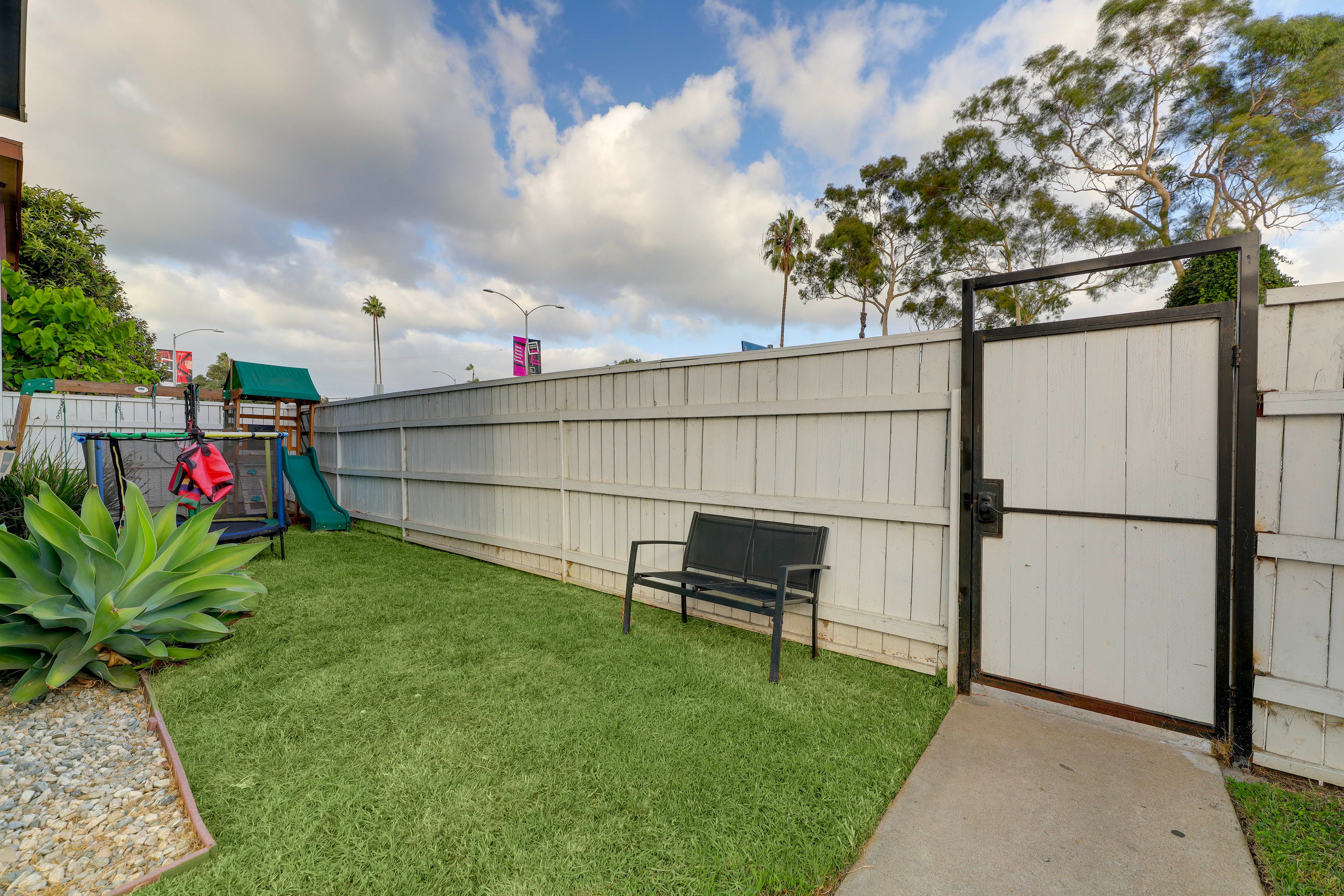 Shared Yard