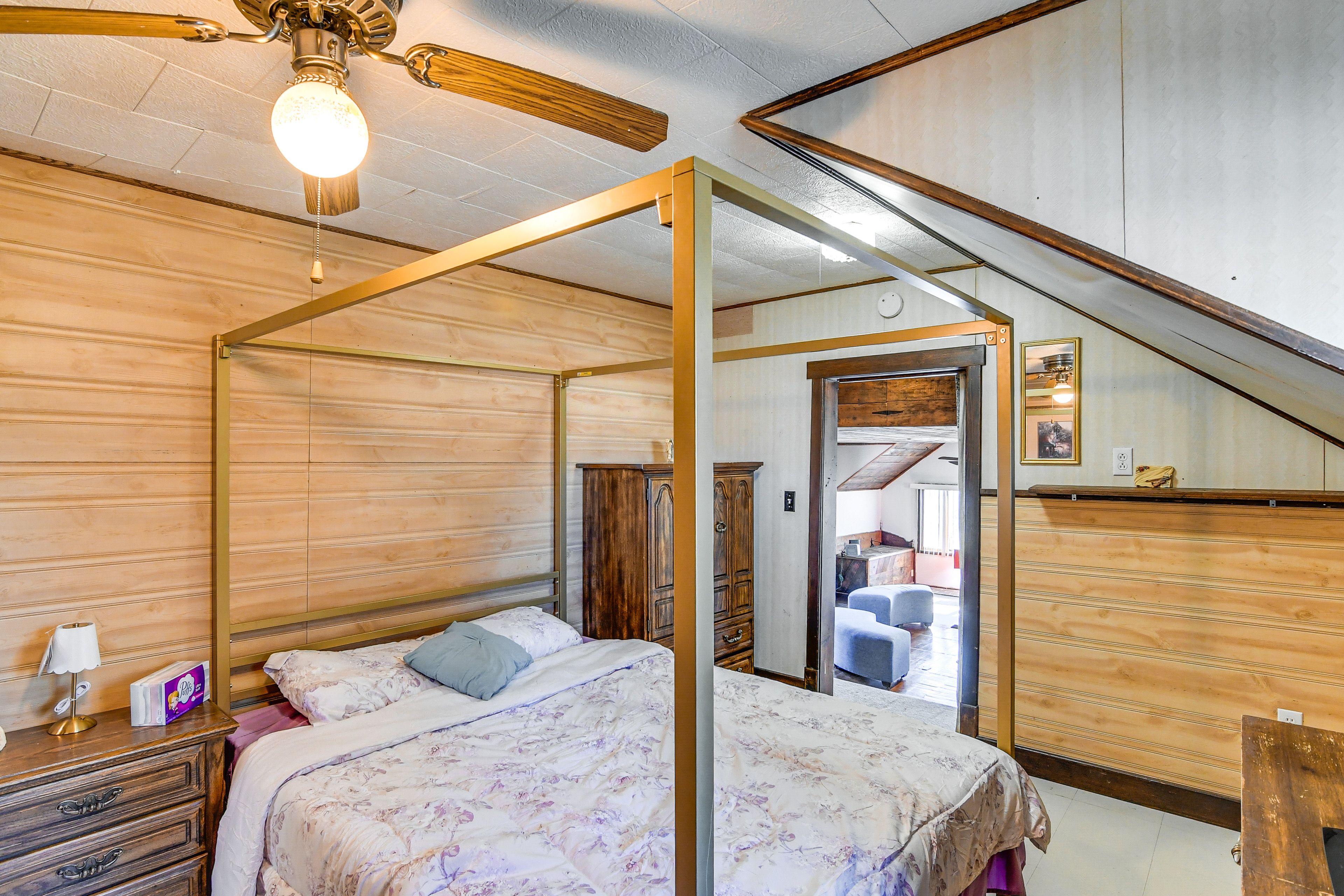 Bedroom 2 | Queen Bed | 2nd Floor