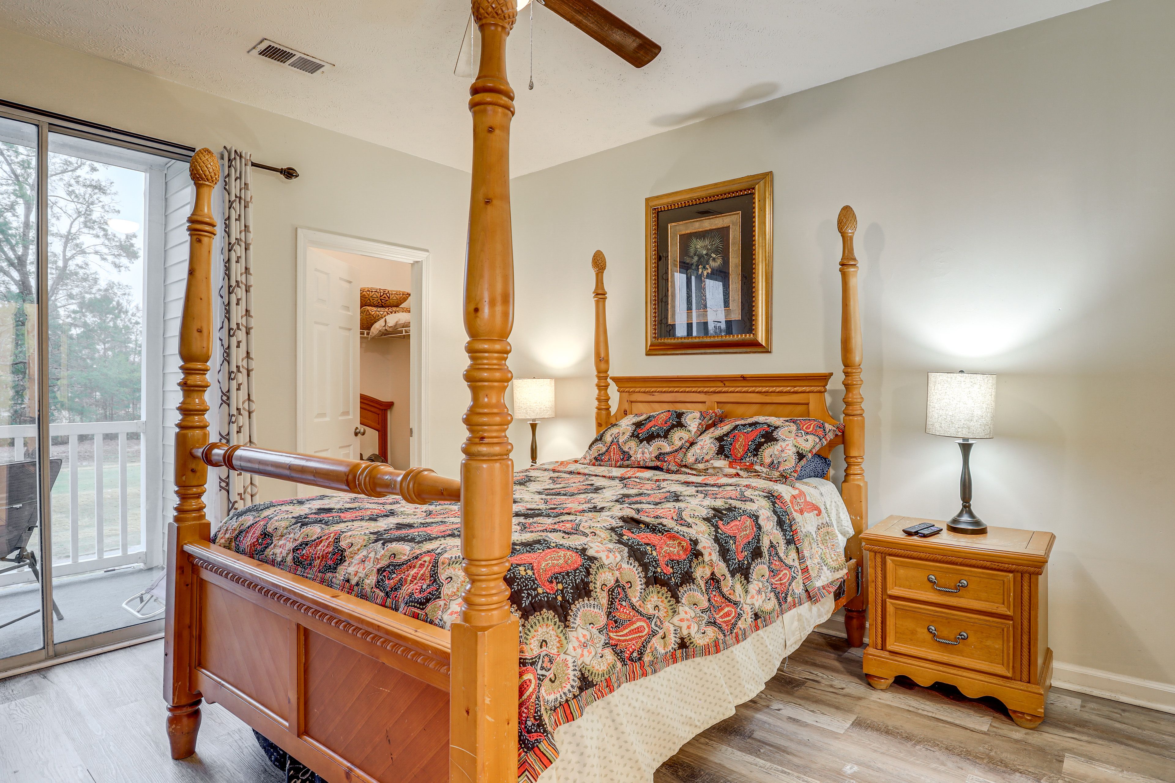 Bedroom 1 | Queen Bed | En-Suite Bathroom