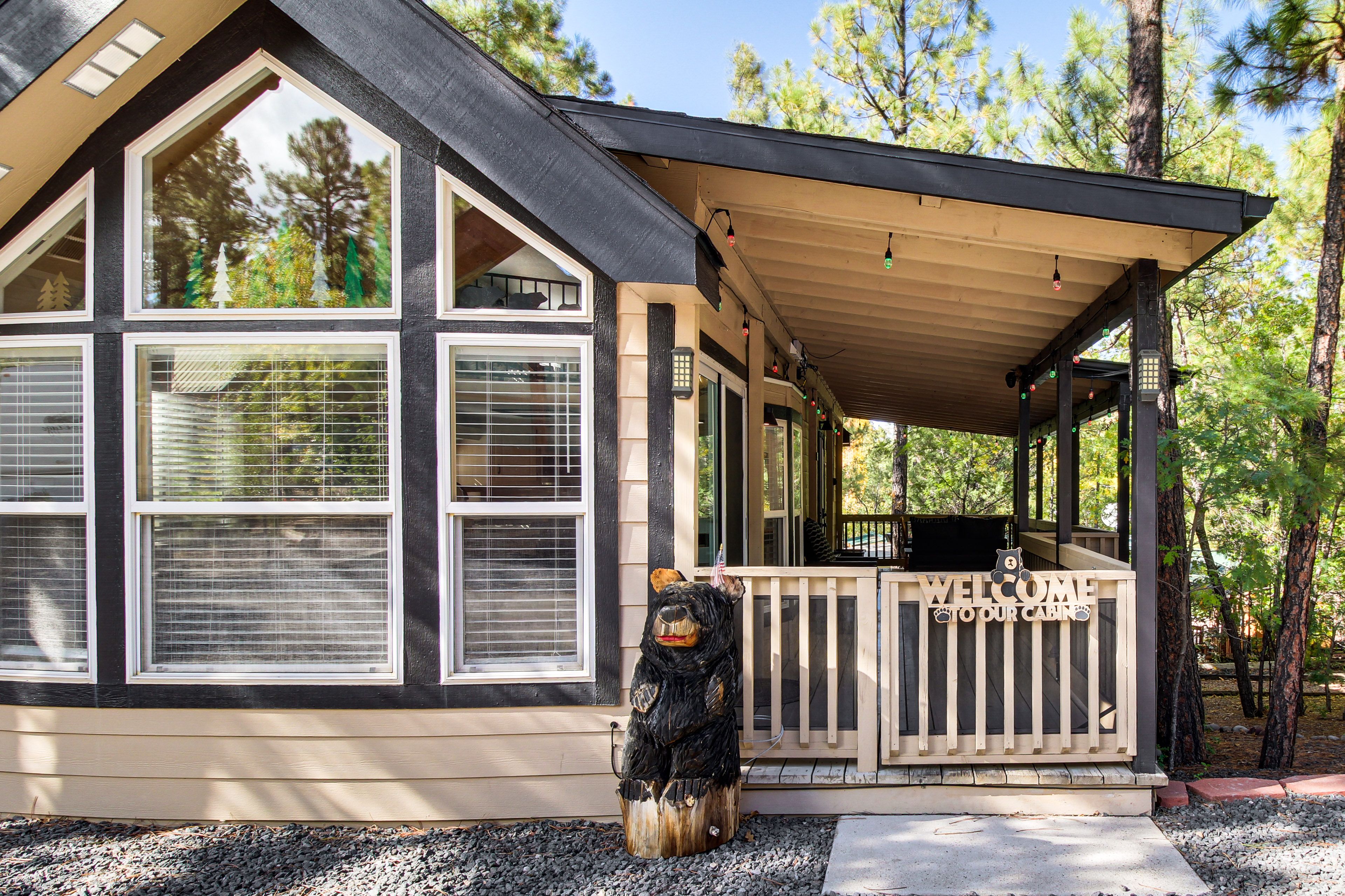 Show Low Vacation Rental | 1BR | 1BA | 430 Sq Ft | 1 Step to Enter