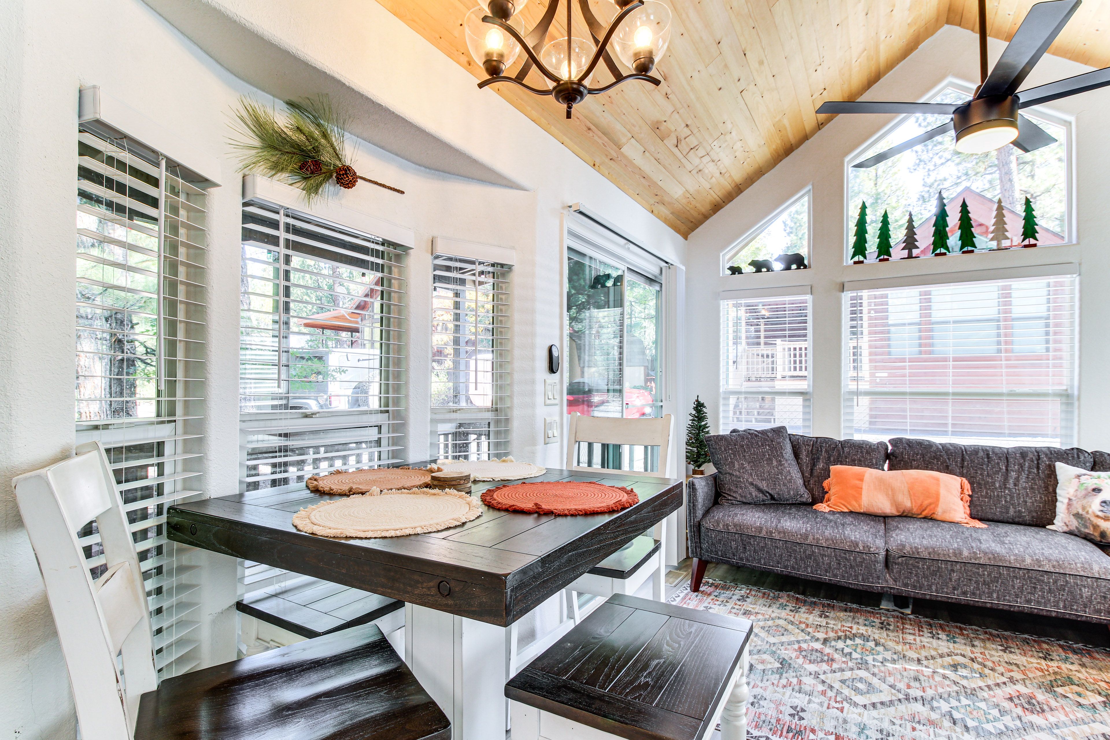 Dining Area | Main Level